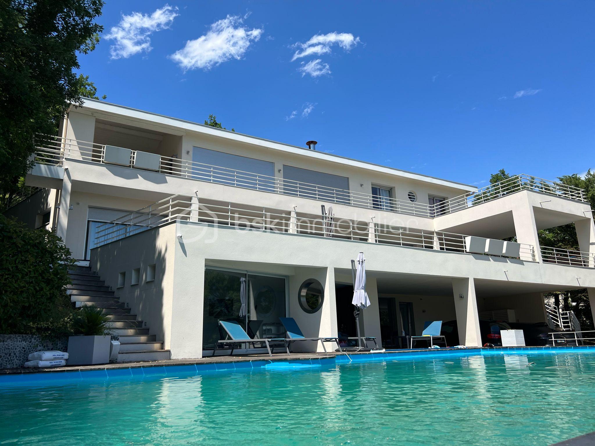 Maison de 335 m² - d33ae638-631e-4fe8-8b96-5a5b79056668.jpeg