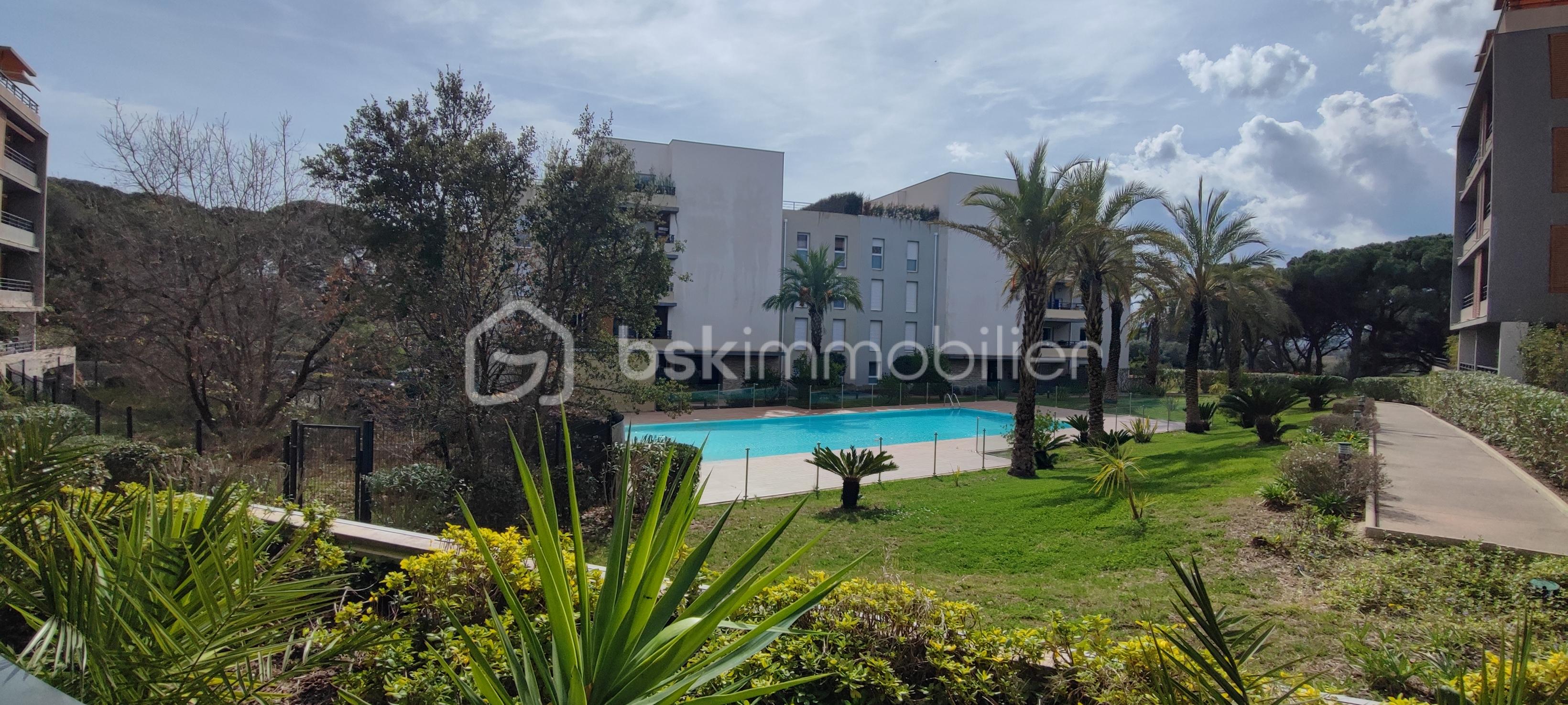 bianco pers piscine.jpg