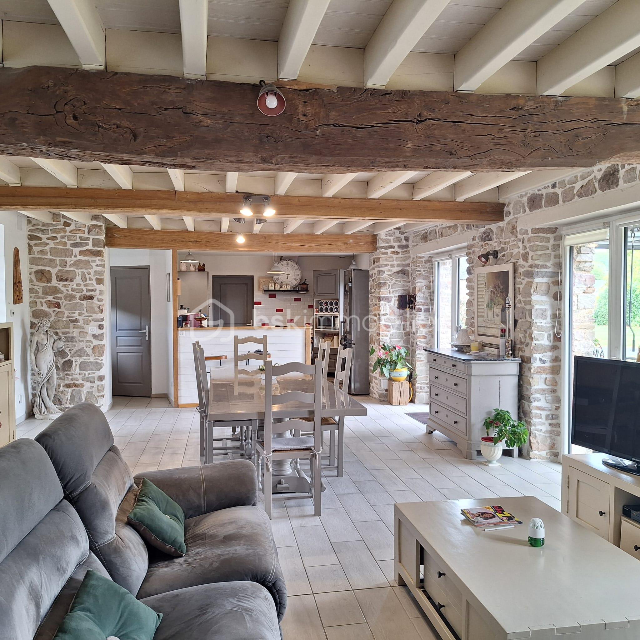 Maison en pierre de 170 m² - 1ce5c372-621a-4b23-ace8-ddb4f5e78321.jpeg