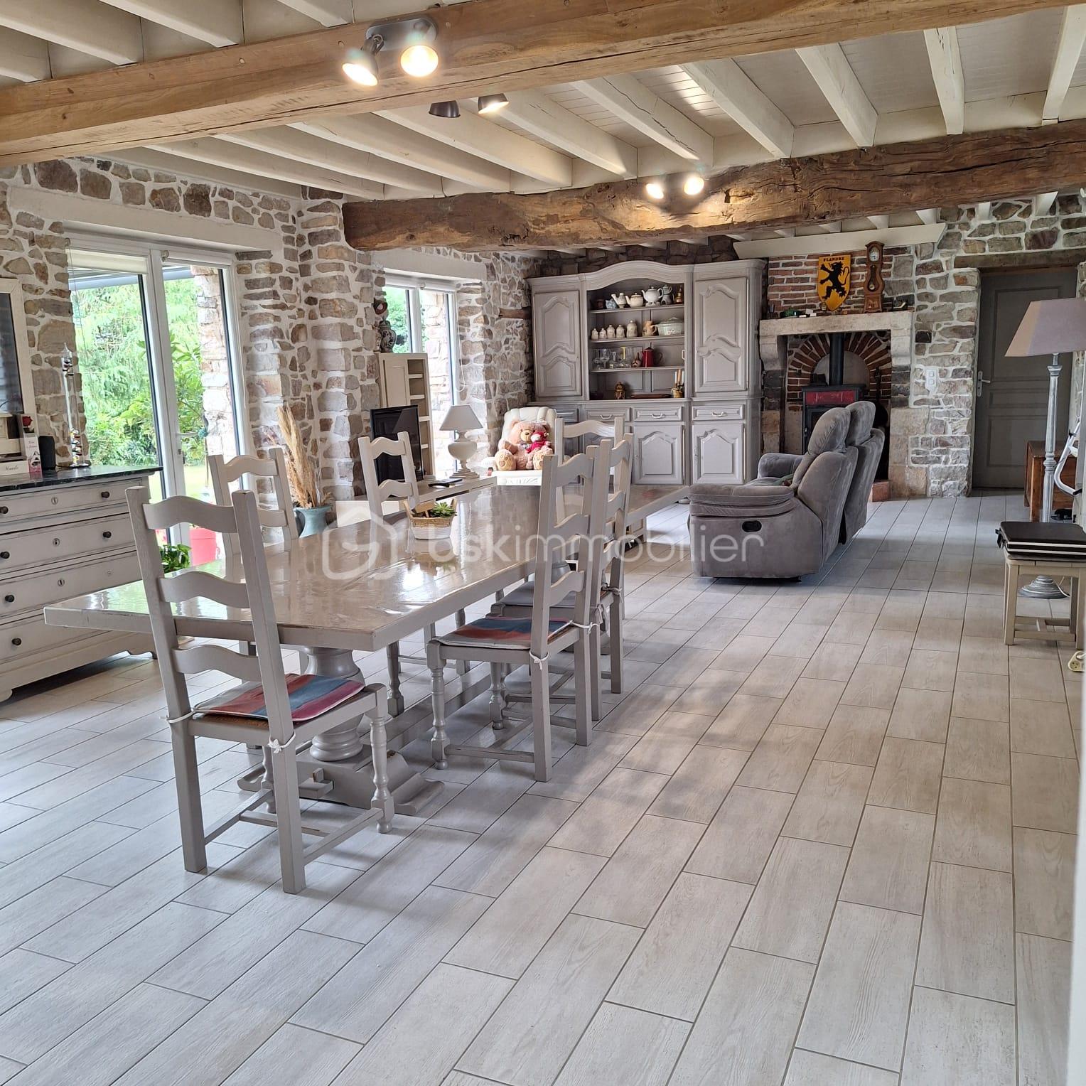 Maison en pierre de 170 m² - 984a0c1a-3a2e-42a9-864a-1af4ab567d2a.jpeg