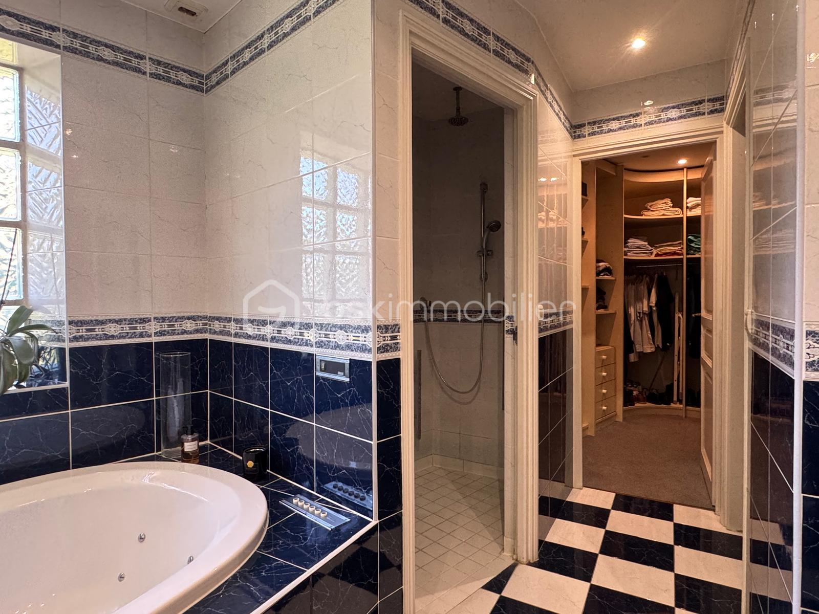 Demeure de 324 m² - PHOTO-2025-10-27-00-51-25.jpg