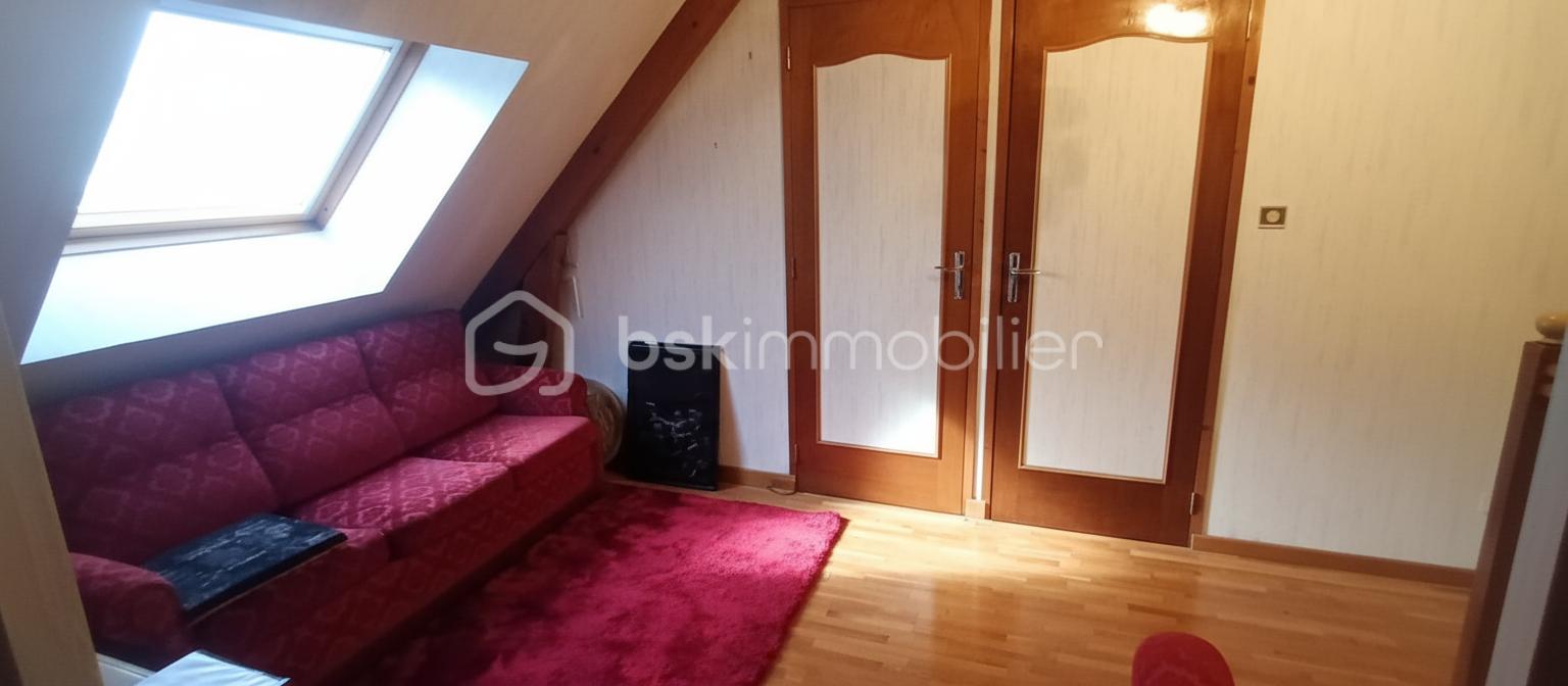 Maison traditionnelle de 125,72 m² - palier nettoyé et vidé.png