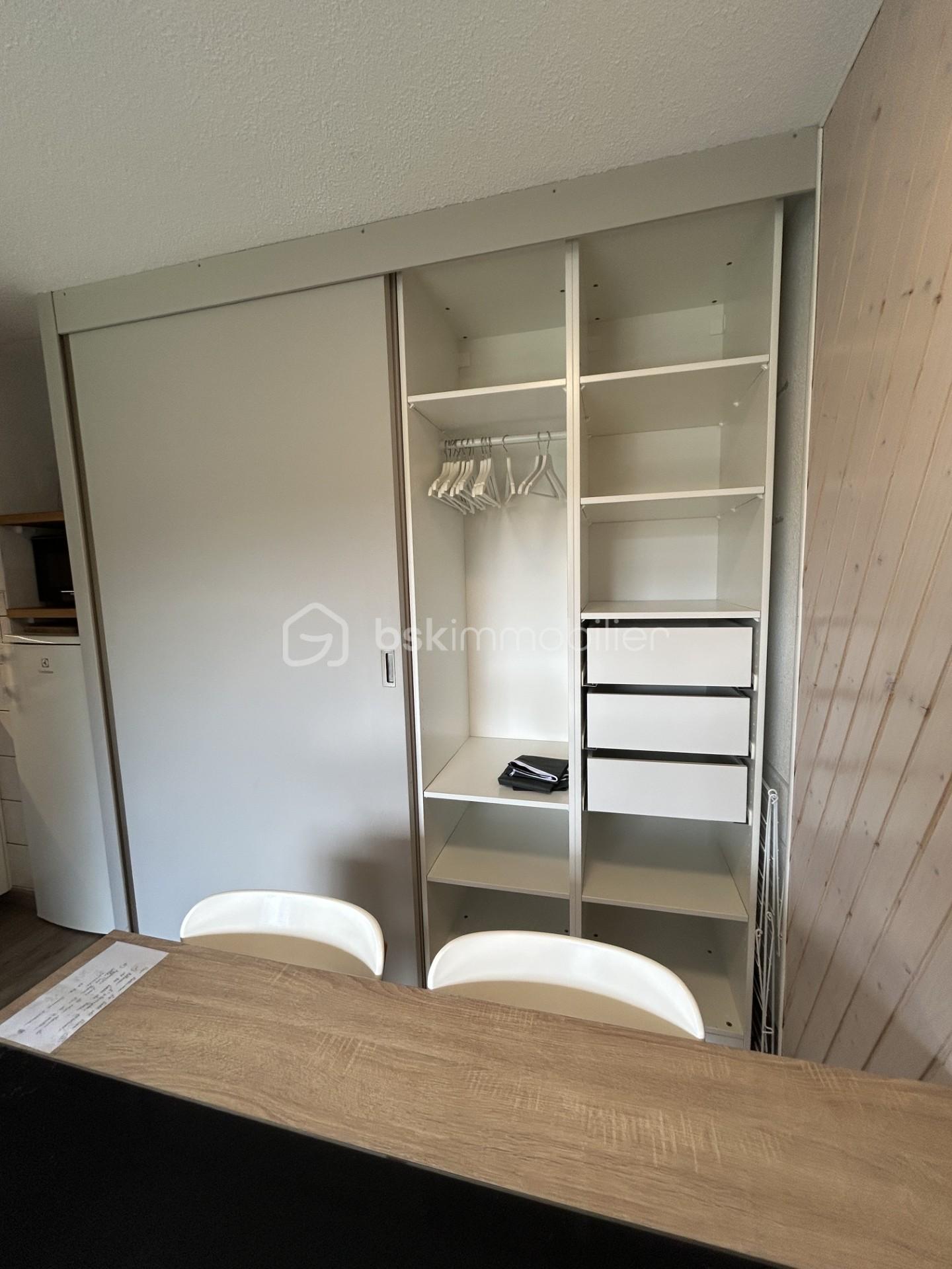 Appartement de 24,63 m² - ESPACE PENDERIE.jpg