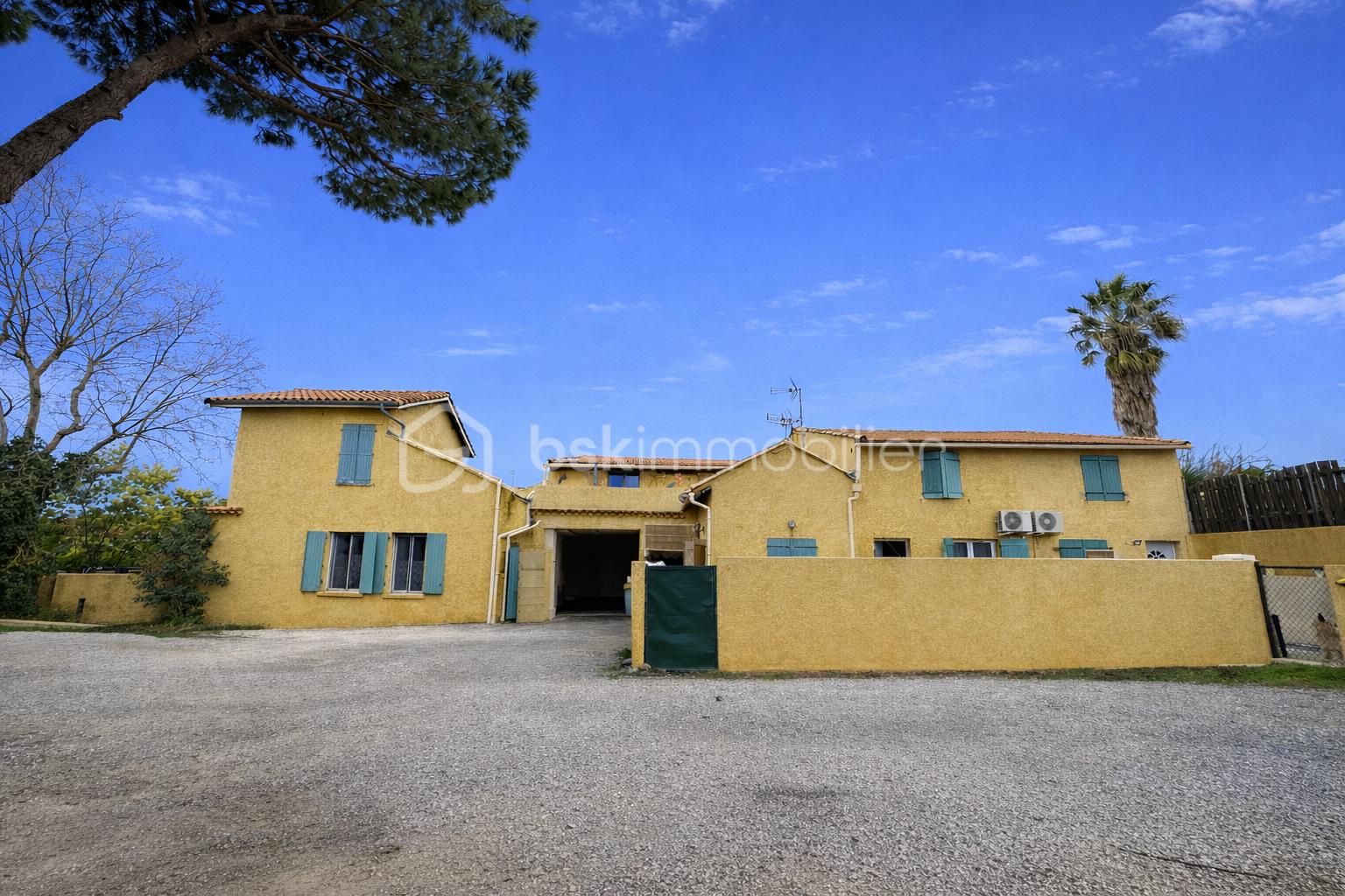 Immeuble mixte de 750 m² - 3c106ac1-6715-46ee-bb24-a00147e82878.png