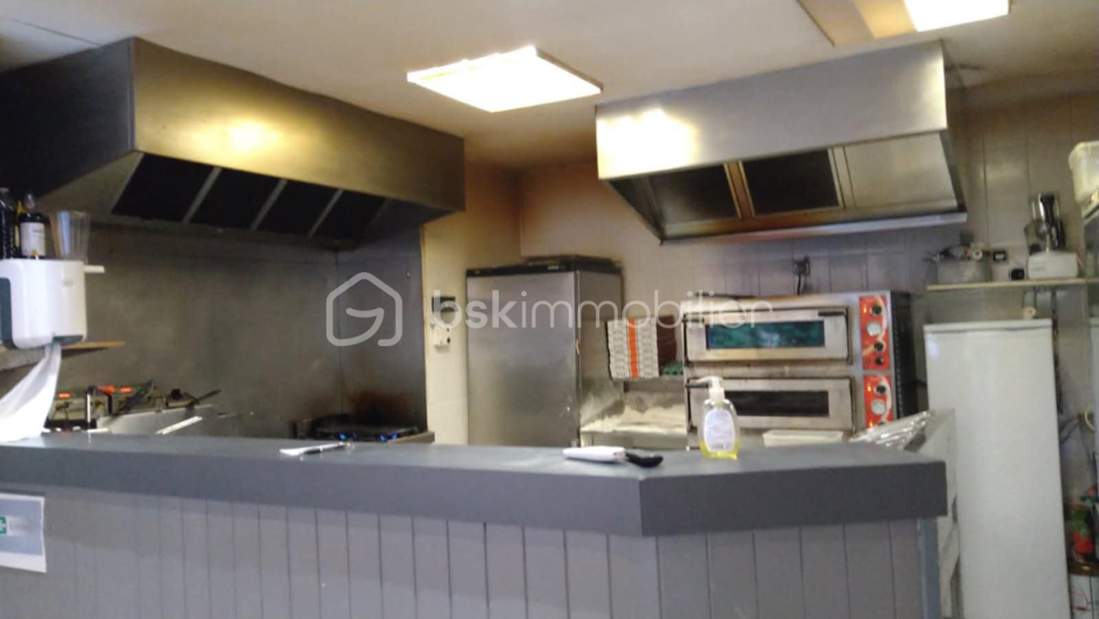 Local commercial de 162 m² - 61e76df7-2ae1-44e7-8984-8139c363200e.jpg