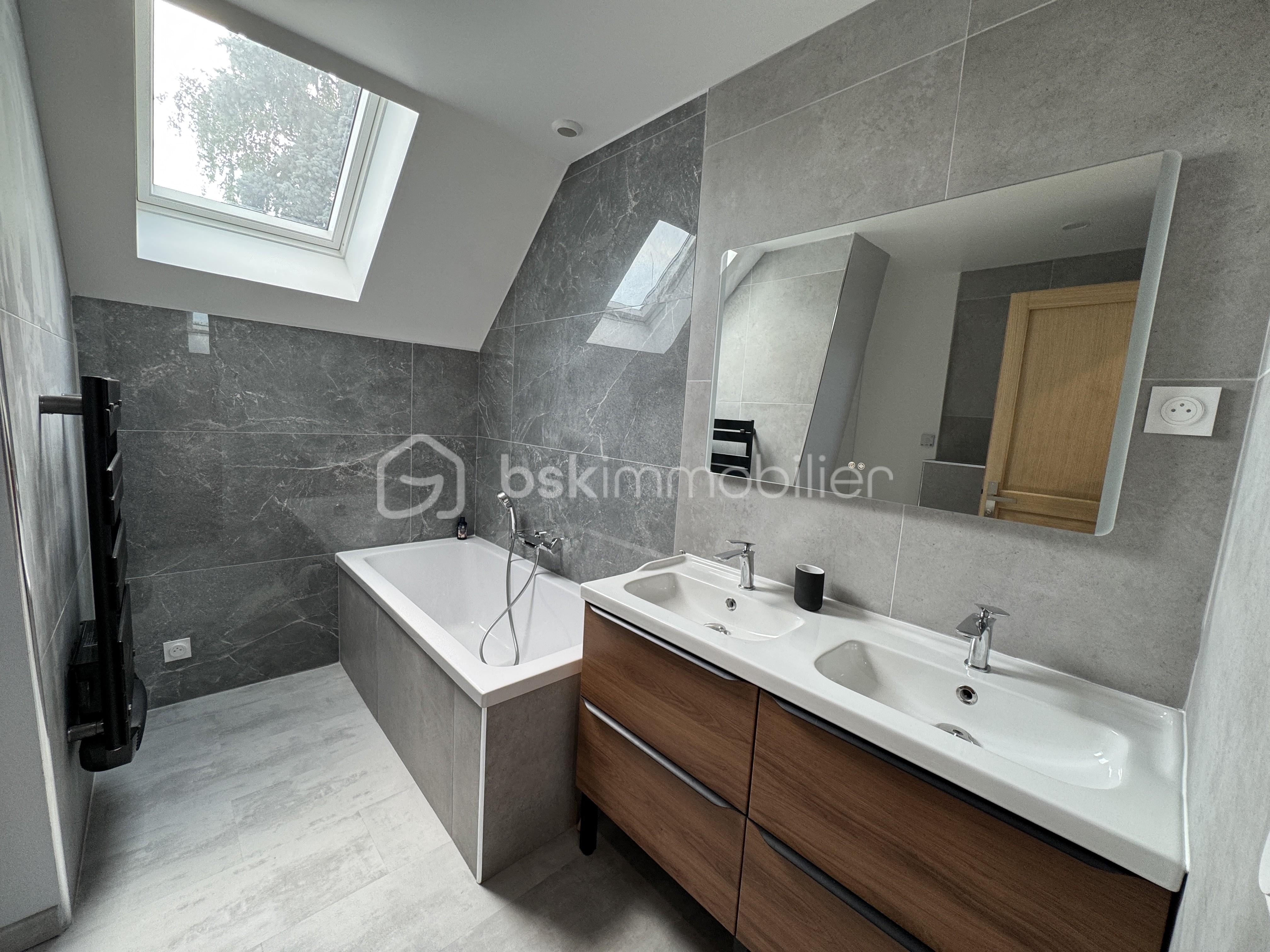 Maison de 98 m² - SDB.JPG