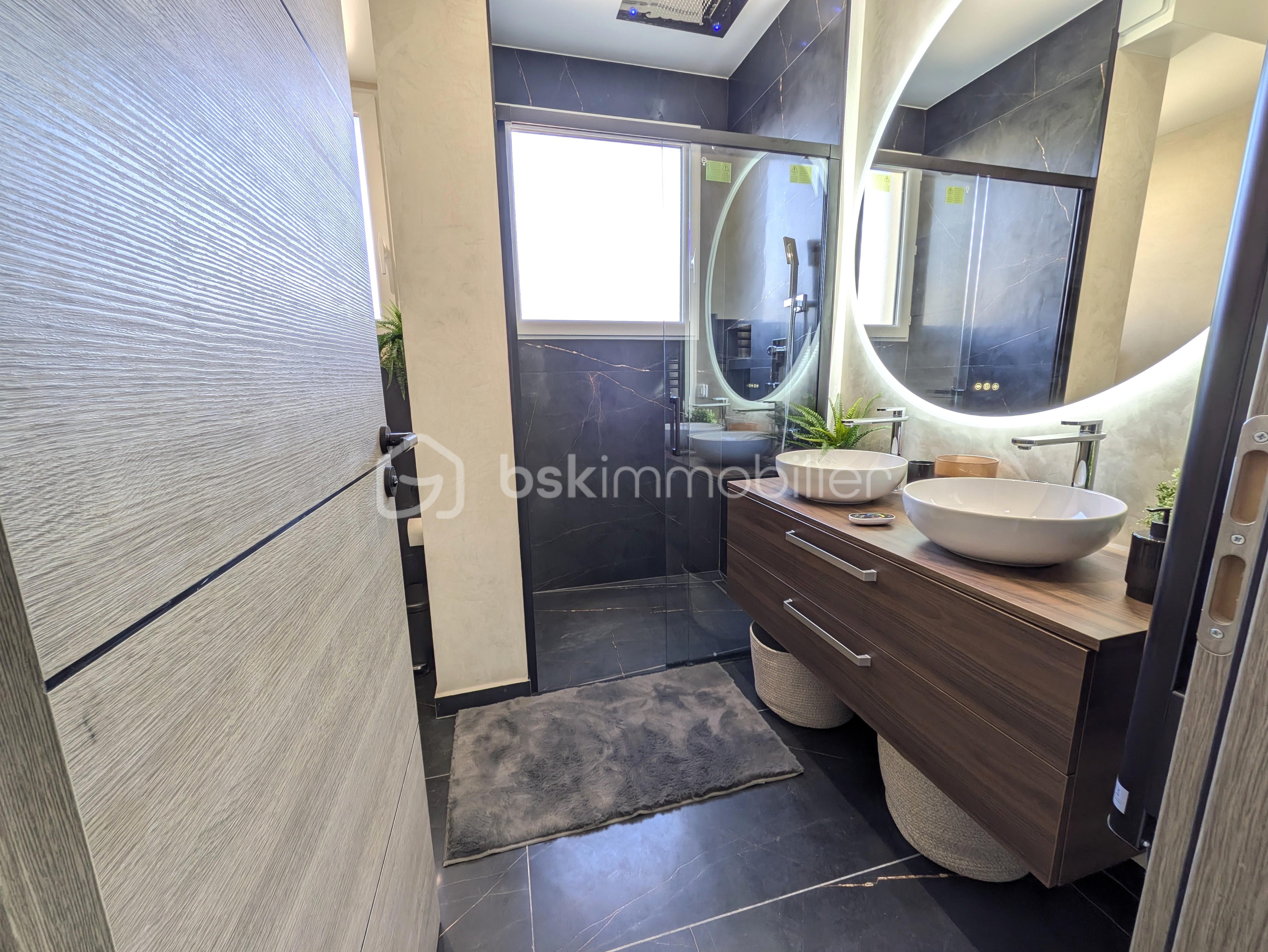 Appartement de 64,14 m² - 9 salle d eau 5.jpg