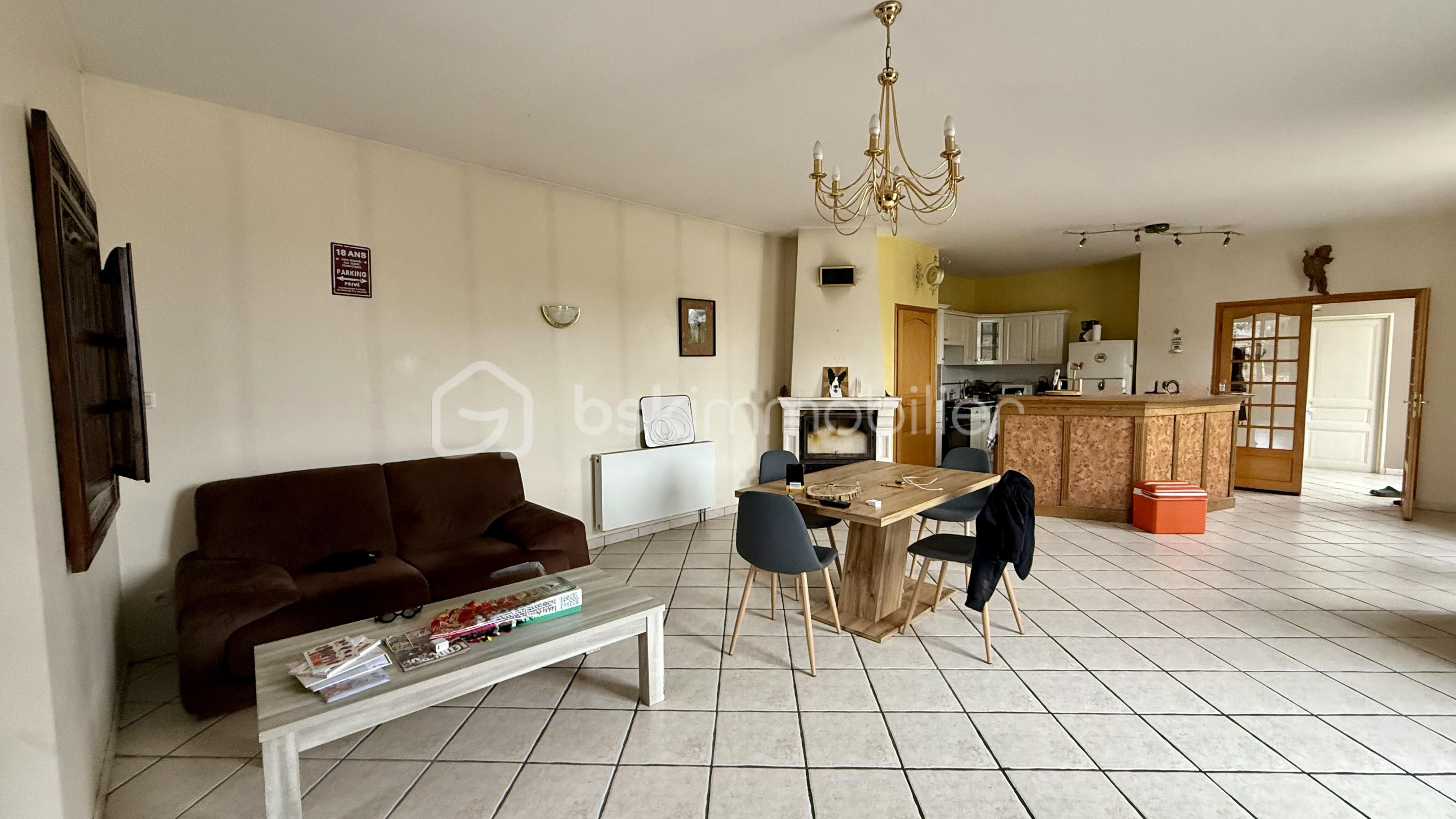 Immeuble de 300 m² - tempImageWtKPho.png