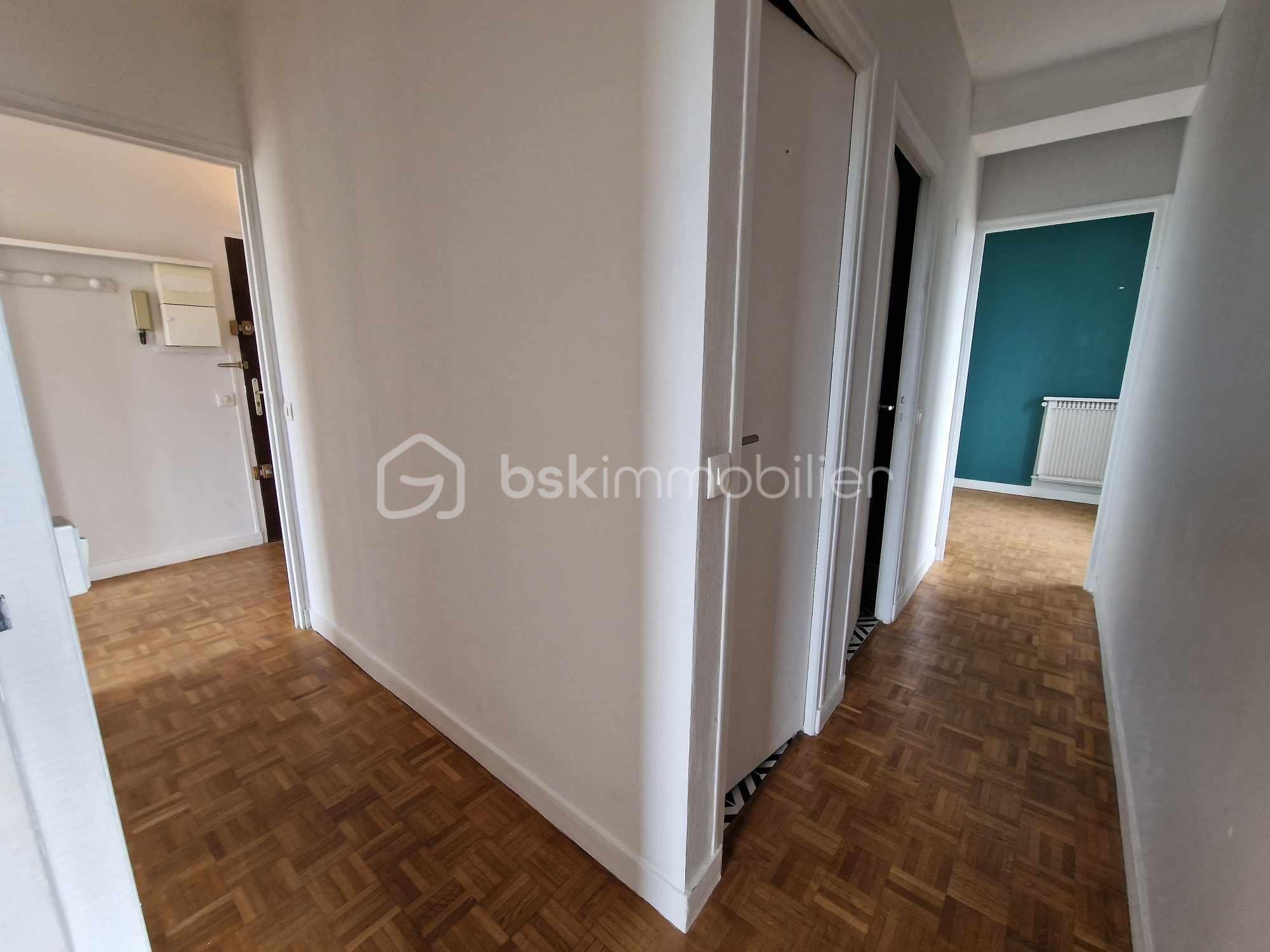 Appartement de 68,70 m² - couloir.jpg
