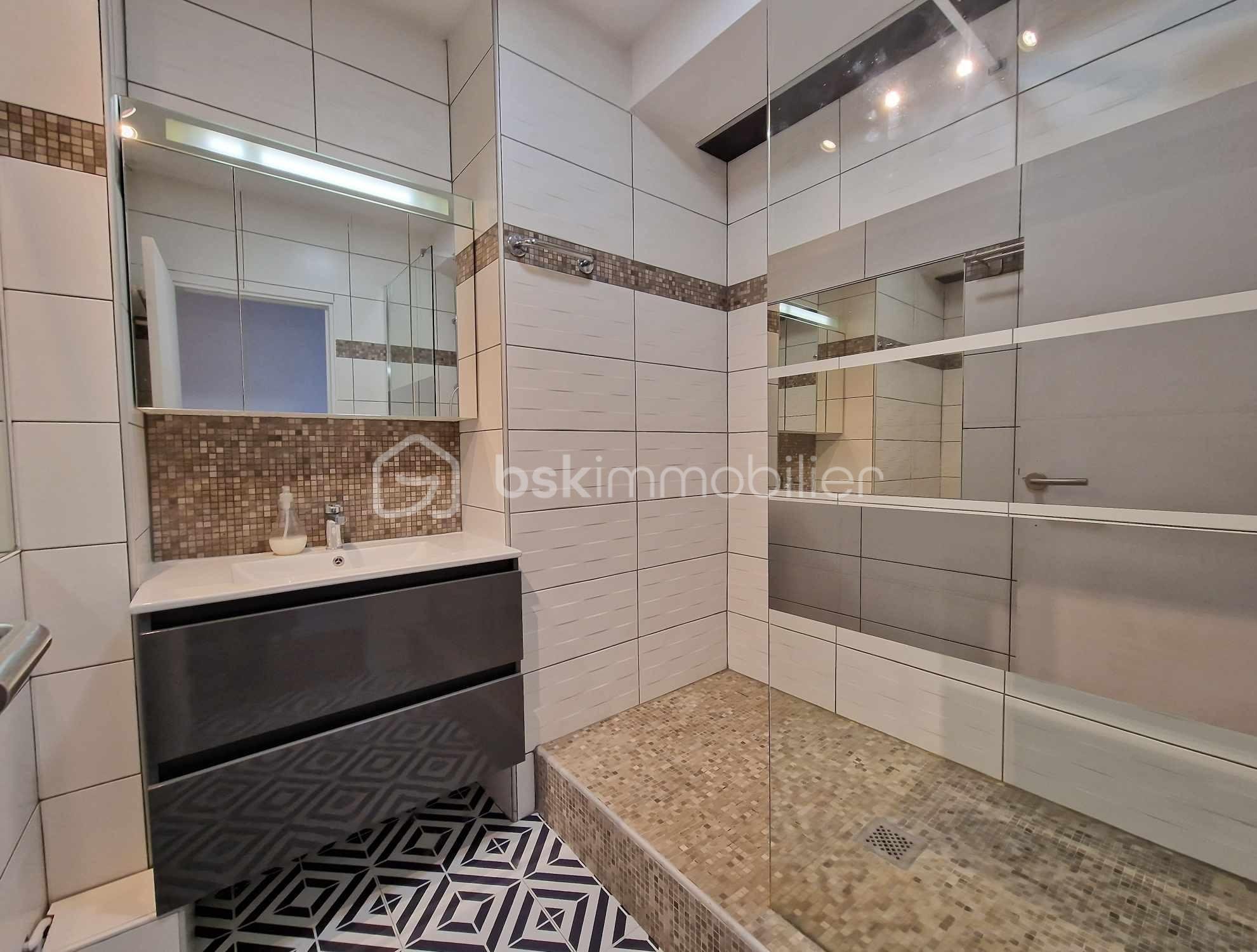 Appartement de 68,70 m² - SDB.jpg