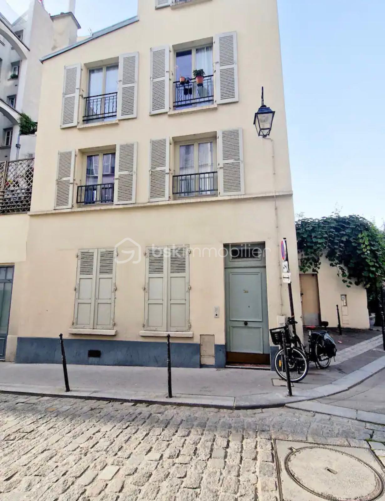 Studette de 11,56 m² - PHOTO-2024-11-04-21-46-44 3.jpg