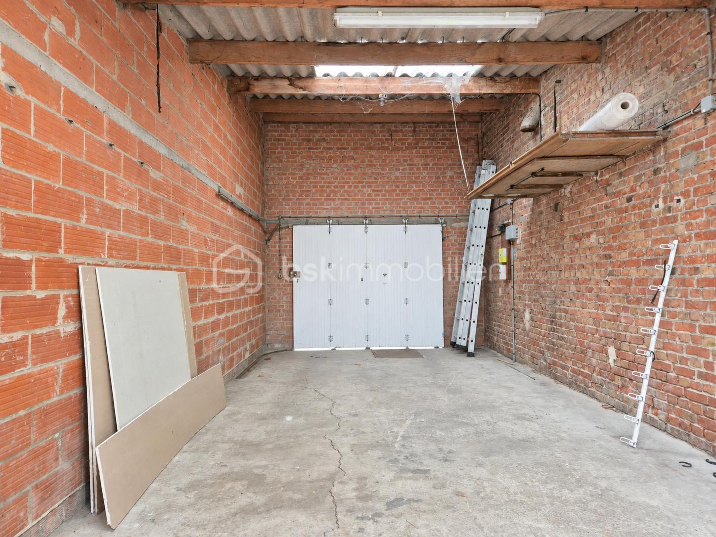Garage rustique baigné de lumière_gbc.png