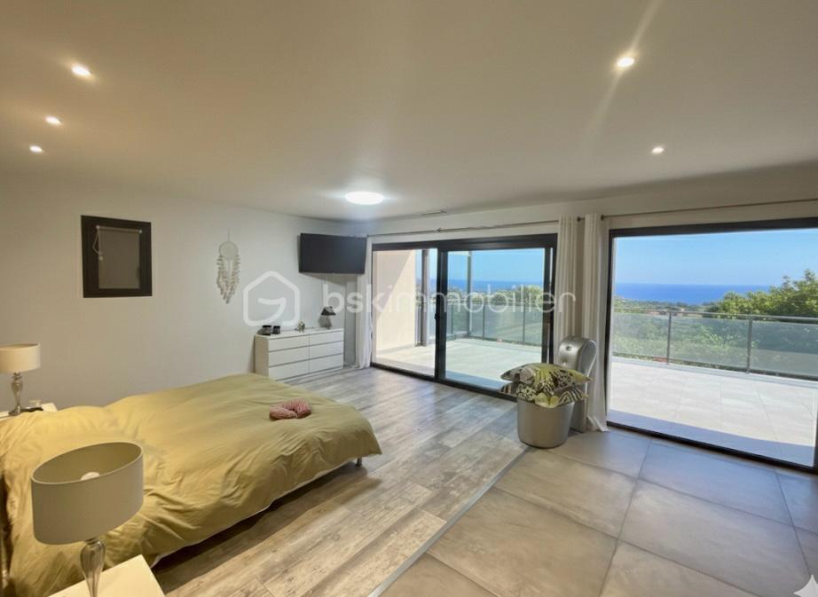 Maison contemporaine de 300 m² - 4c0db97b-47a0-489b-b593-3616903a9fca.JPG