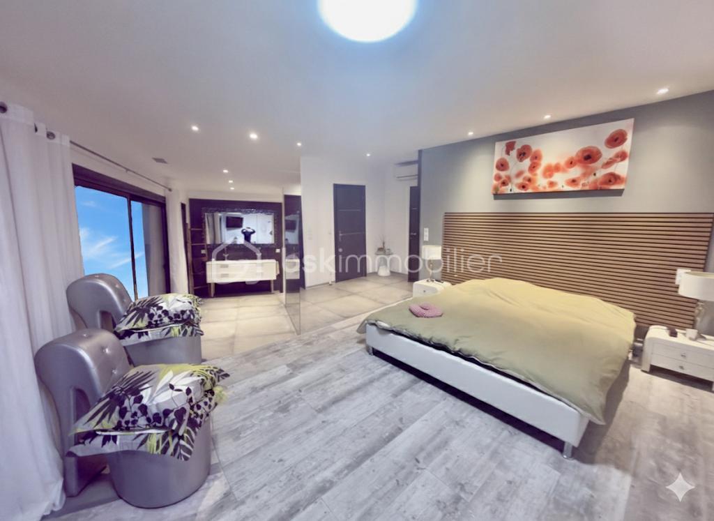 Maison contemporaine de 300 m² - PHOTO-2025-10-17-23-41-24.jpg