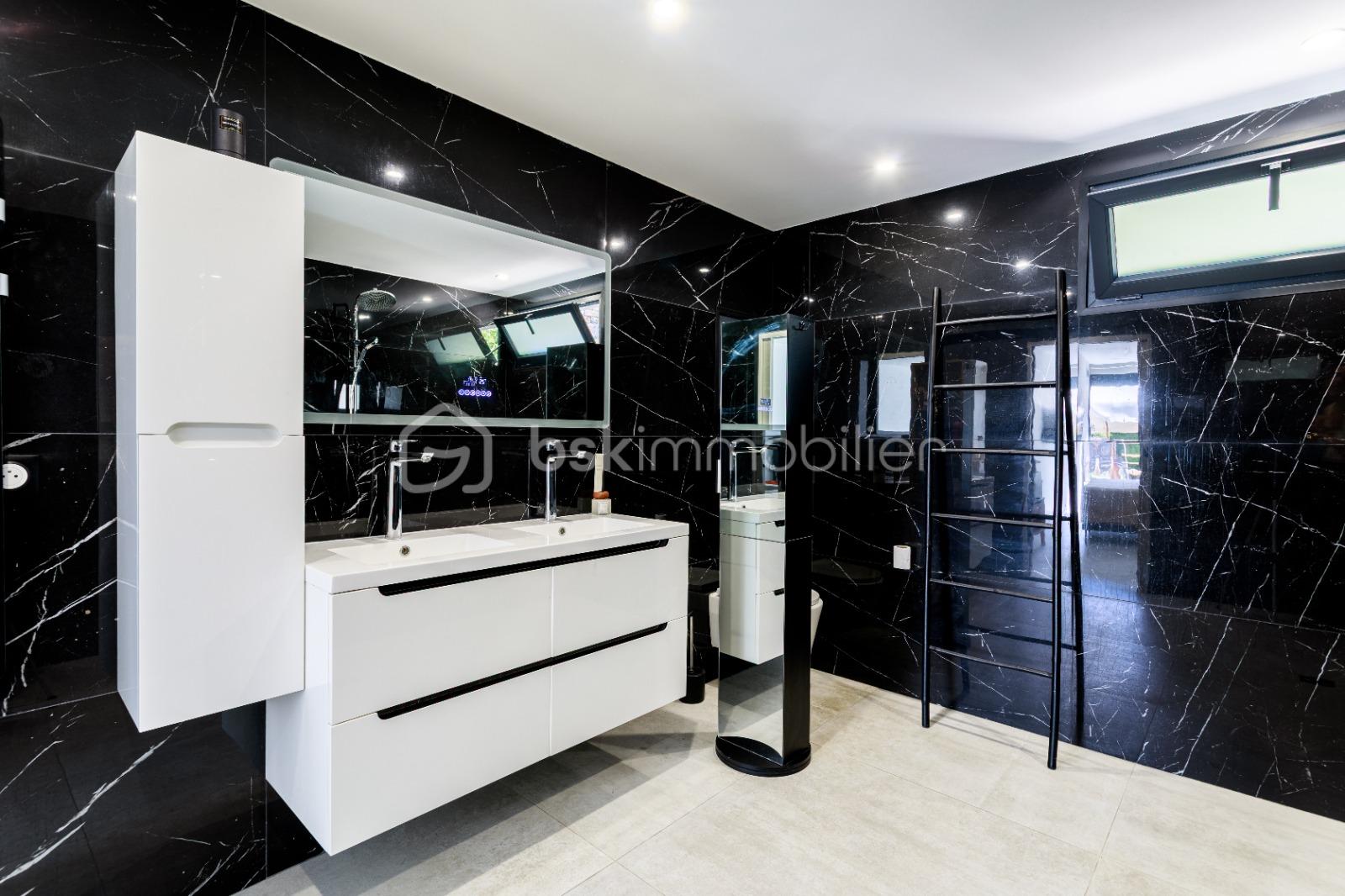 PHOTO-2026-04-11-16-22-20 2.jpg