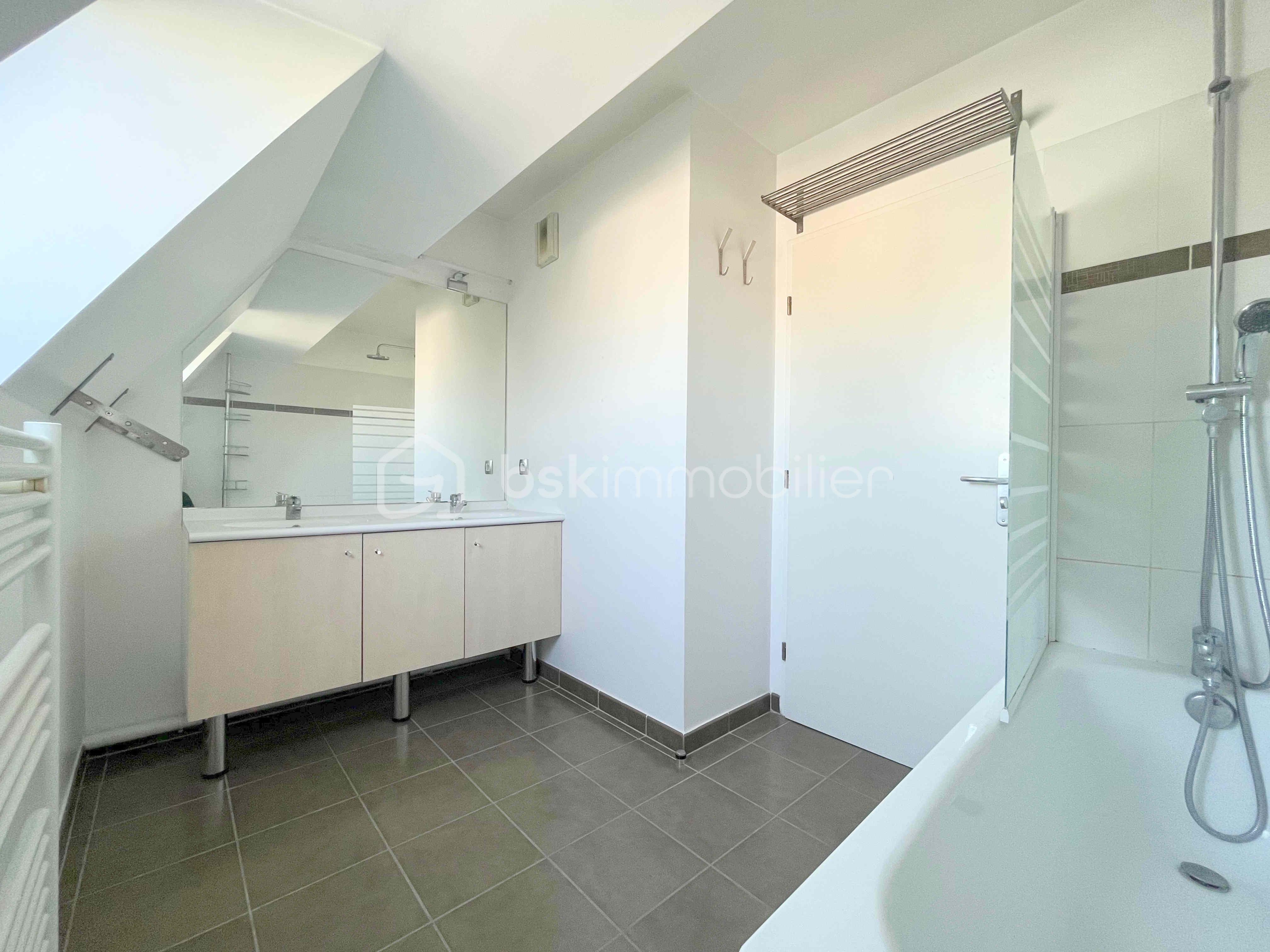 Duplex de 112 m² - Salle de bain.jpg