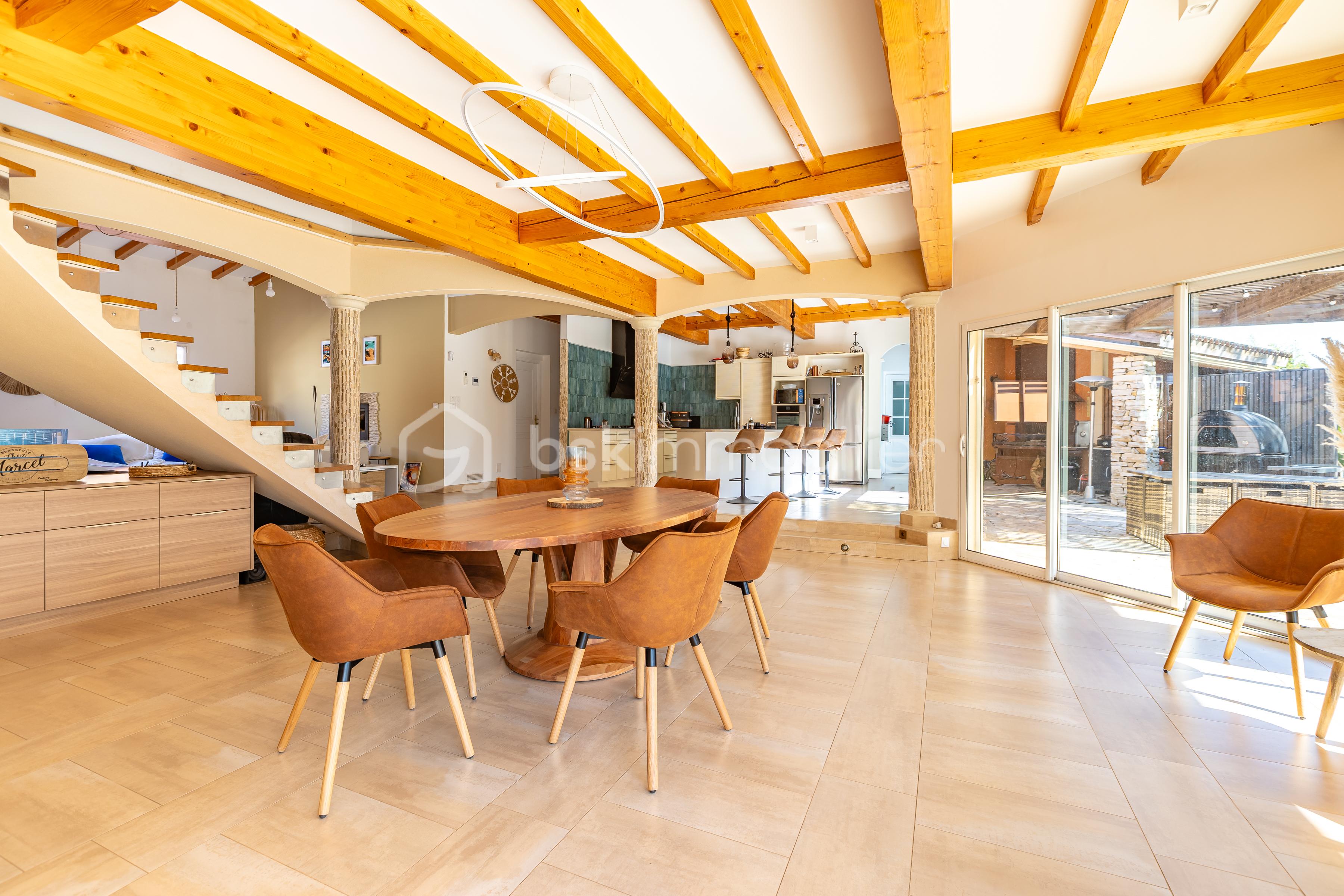 3 salon et cuisine OK.jpg