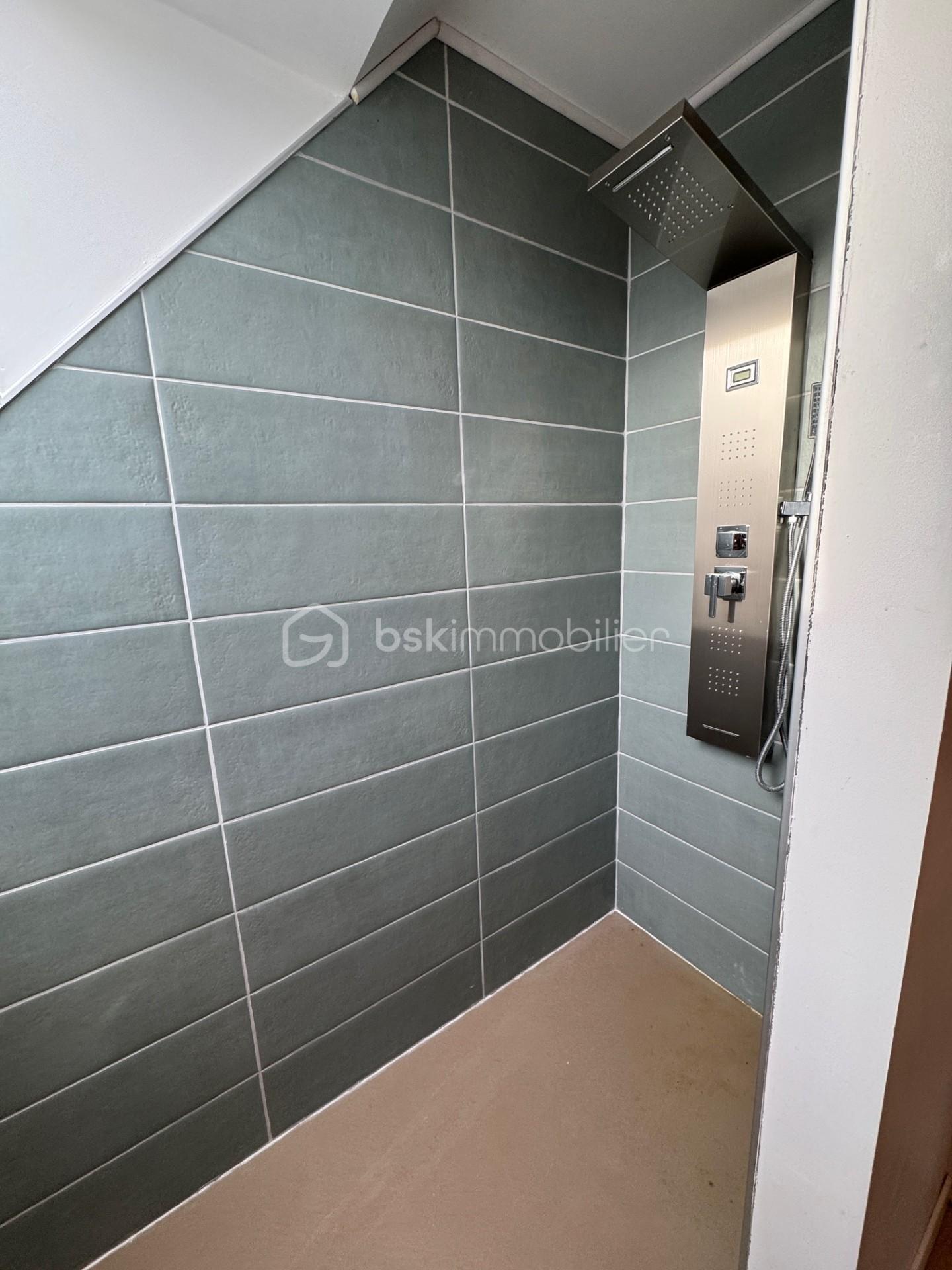 Maison de 150 m² - 7cc74679-532d-47b2-b24e-c1e9a9f72802.jpg