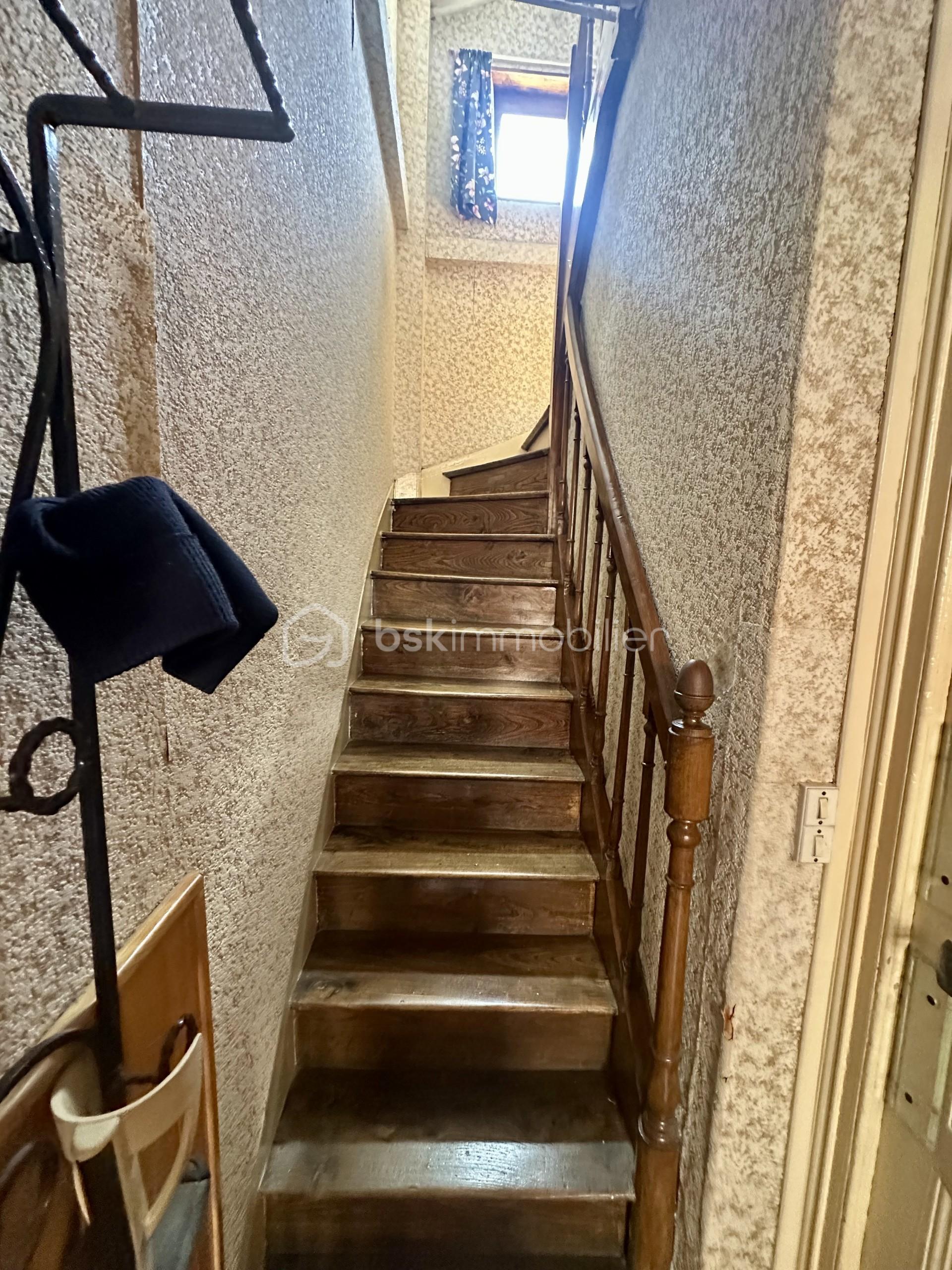 Maison de 90 m² - ESCALIER.jpg