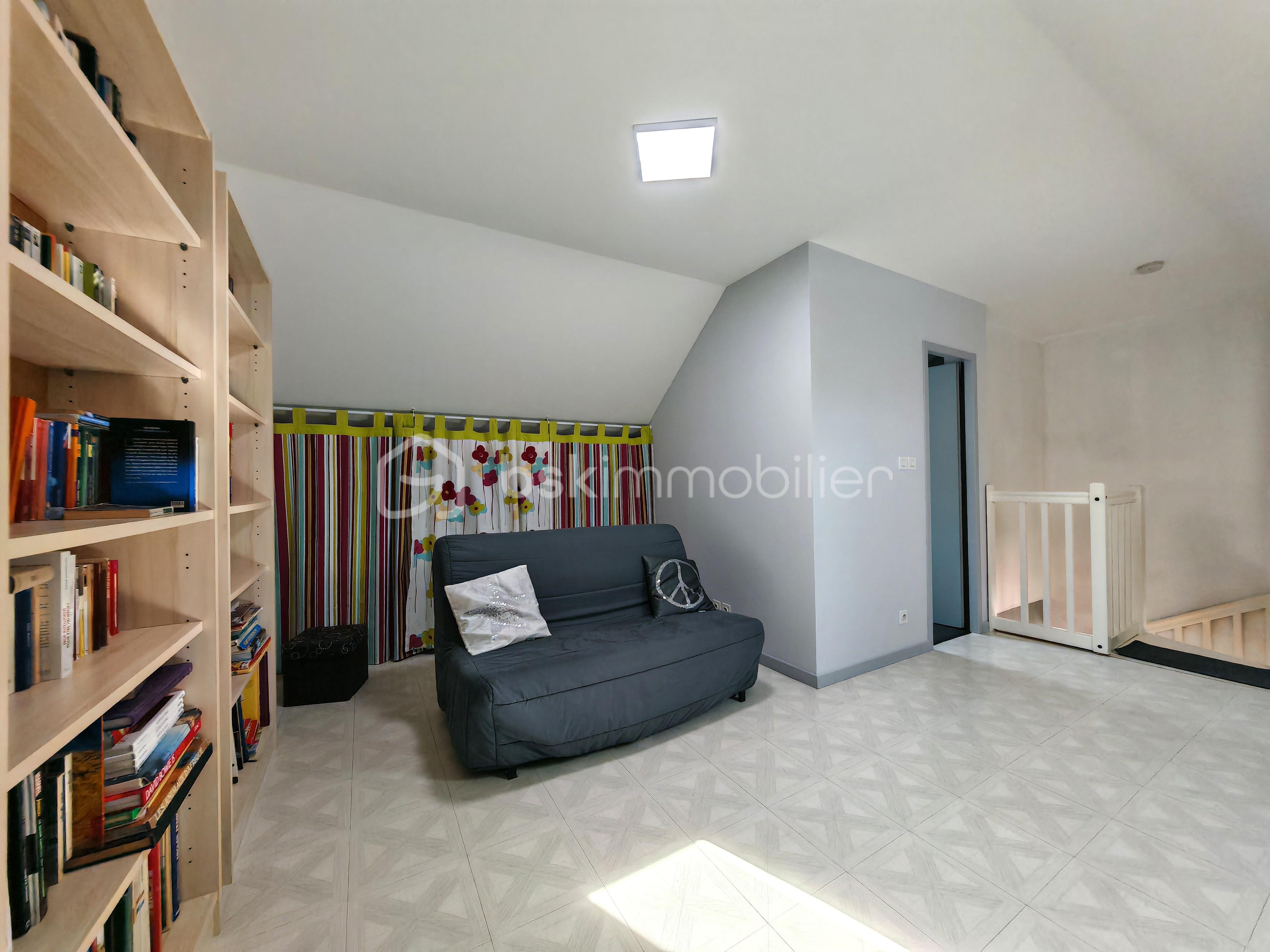 Maison de 166 m² - Espace Haut bibliothèque amélioré.jpg