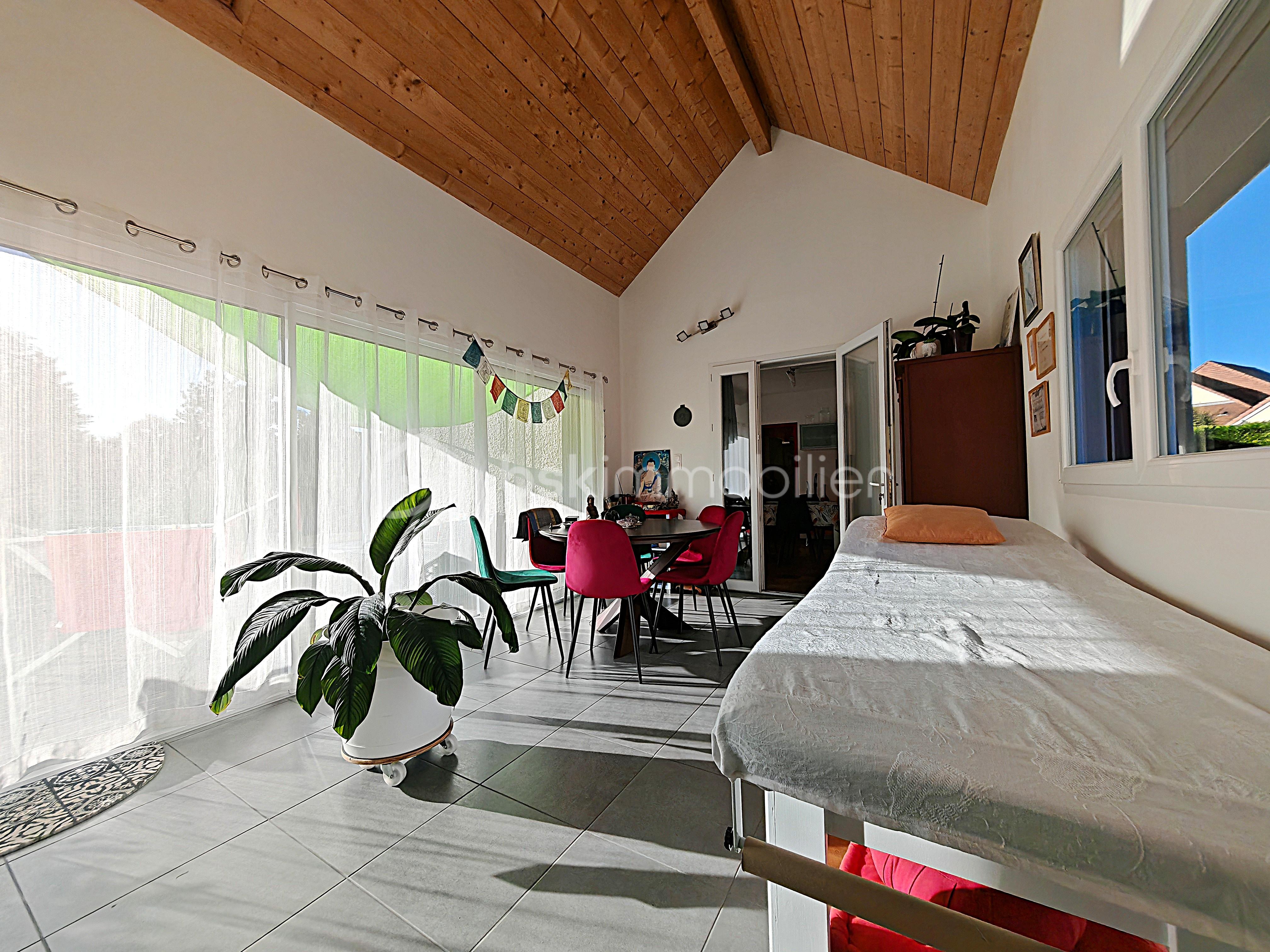 Maison de 166 m² - Espace pro depuis fond amélioré.jpg