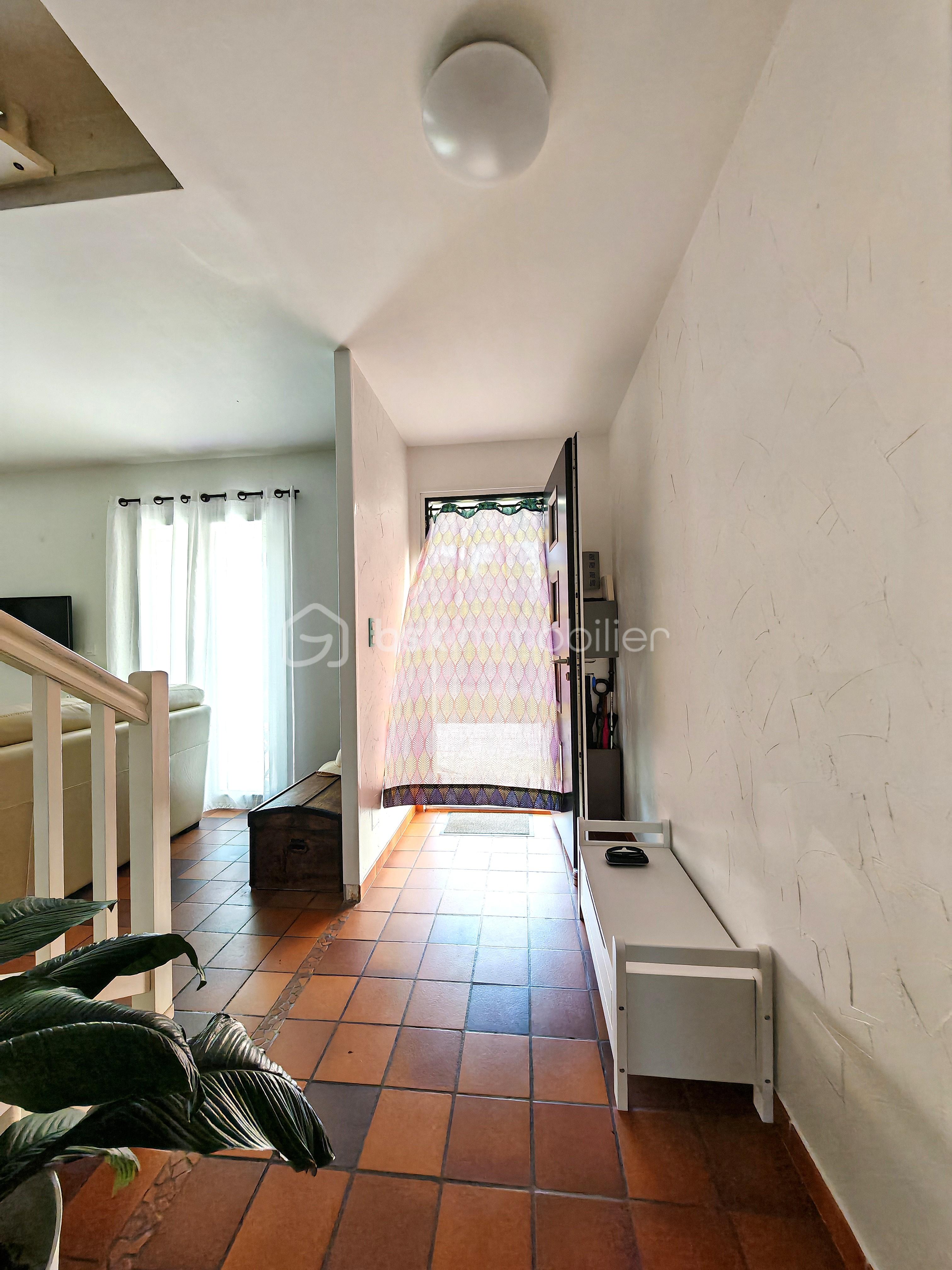 Maison de 166 m² - Entrée améliorée.jpg