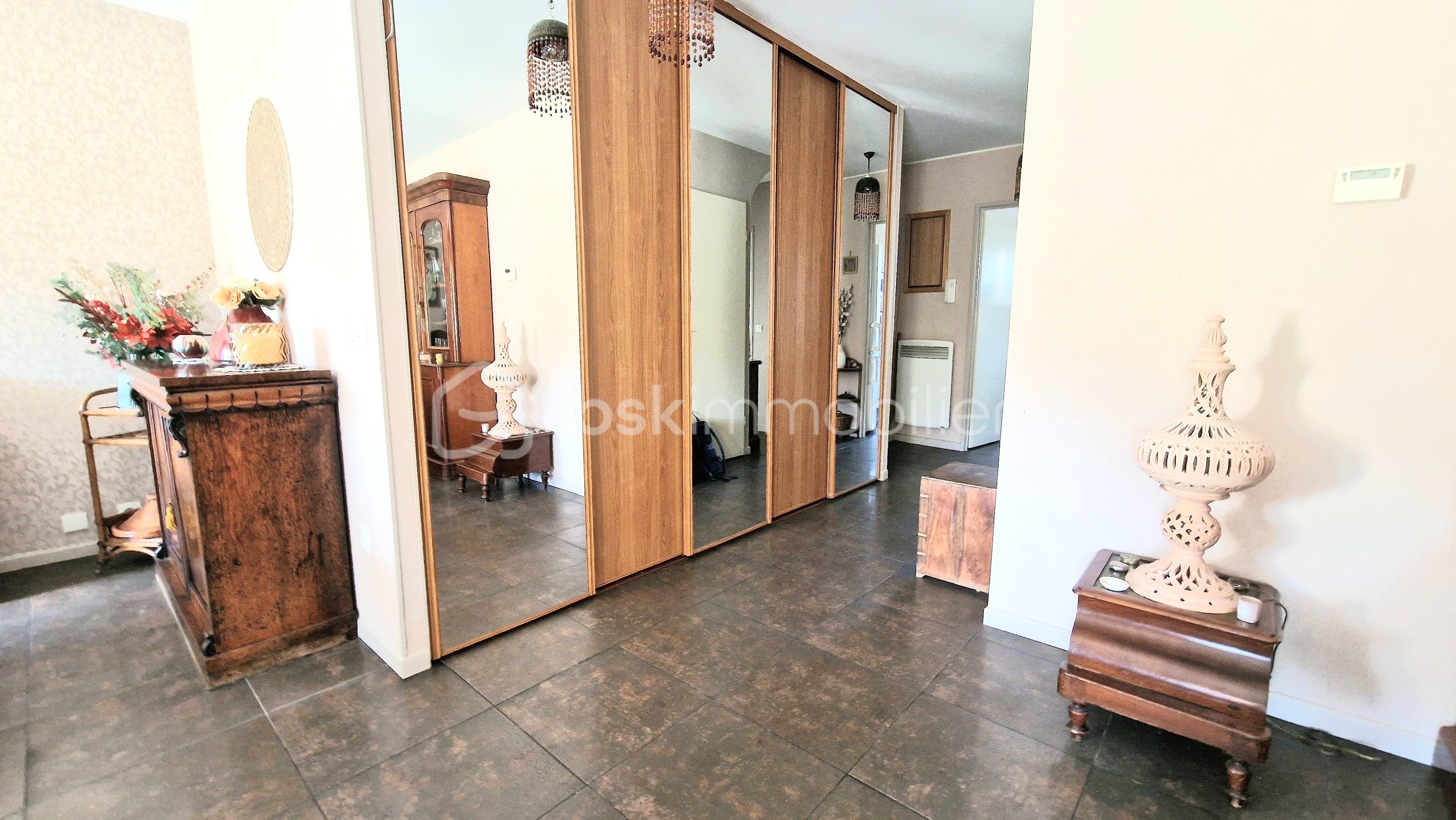 Appartement de 70 m² - entree 4.jpg