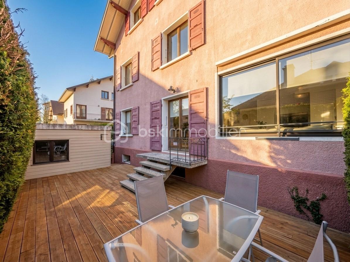 Terrasse-exterieur-balcon-annecy-maison.jpeg