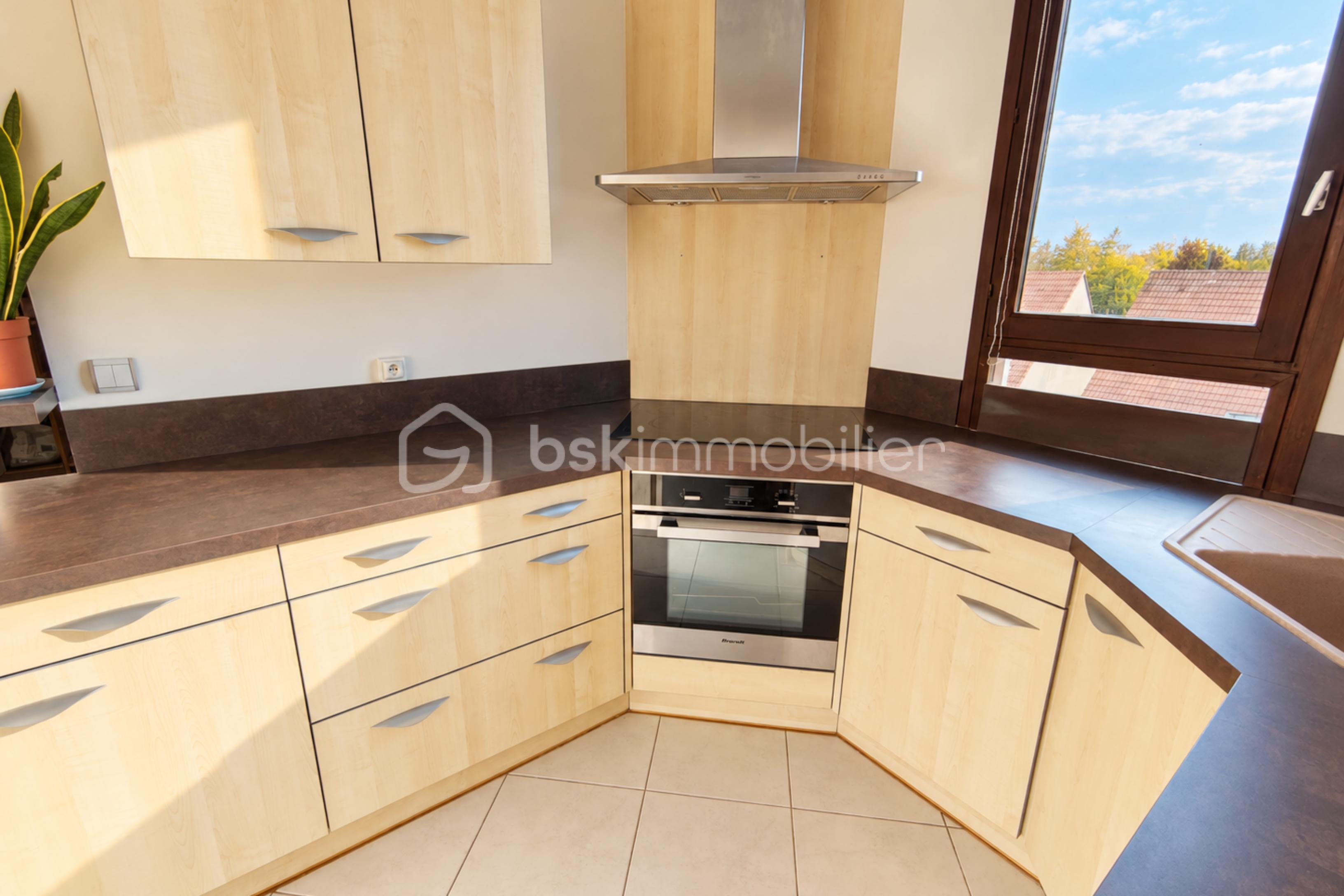 resize_Cuisine moderne baignée de lumière.png