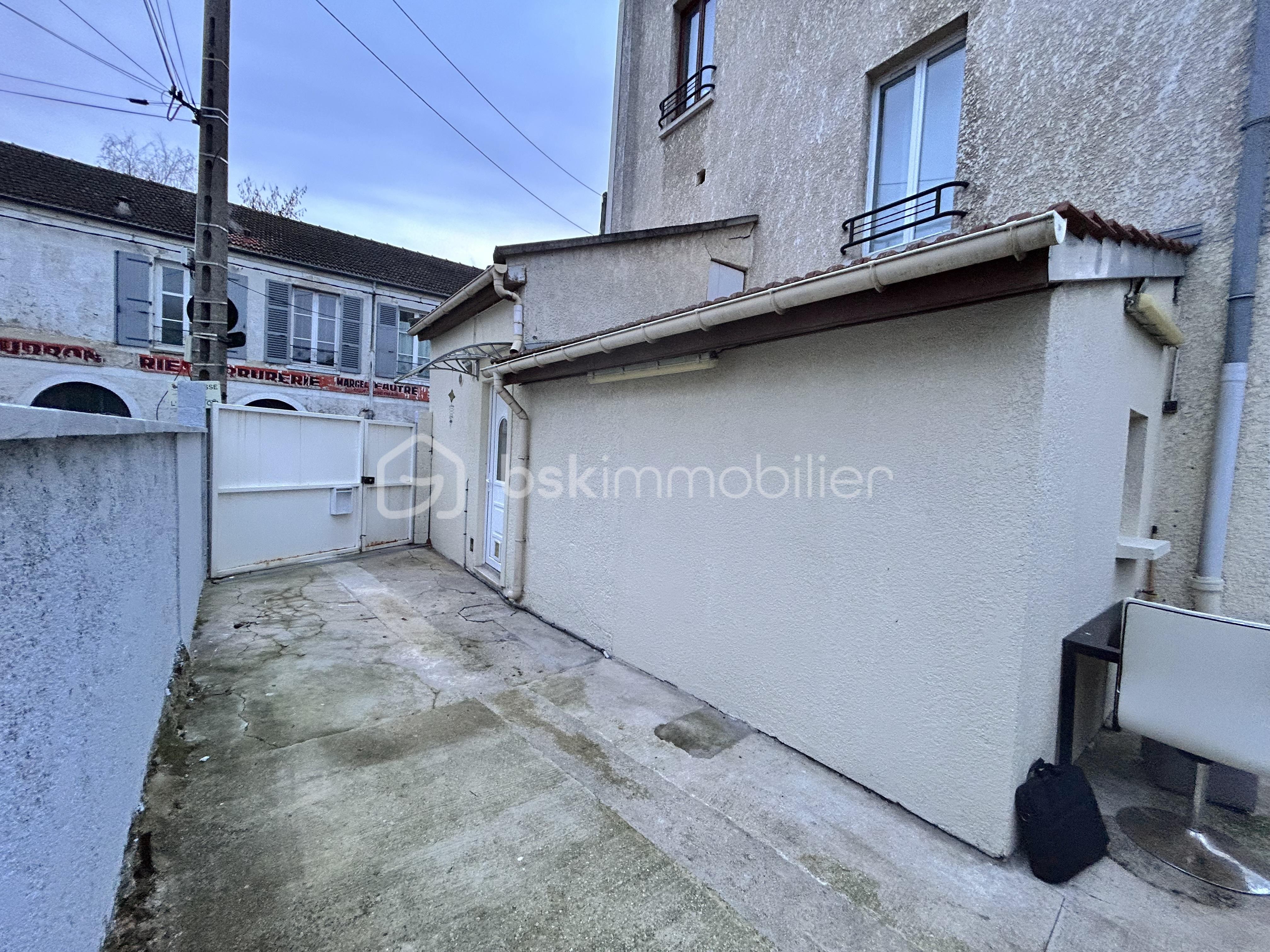 Appartement de 55,80 m² - cour 1.jpeg