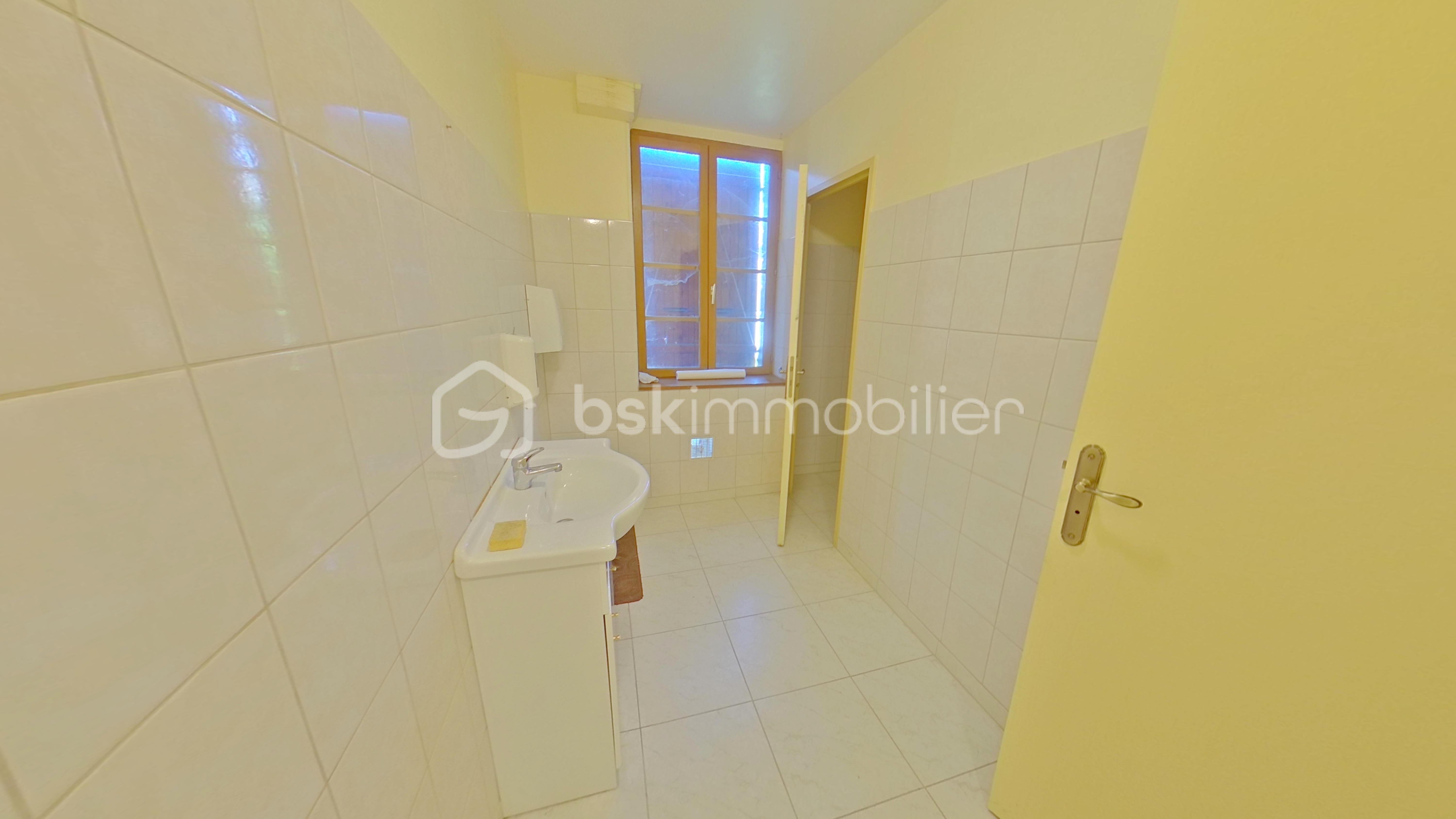 Immeuble mixte de 220 m² - screenshot_1352_1753427003.jpg