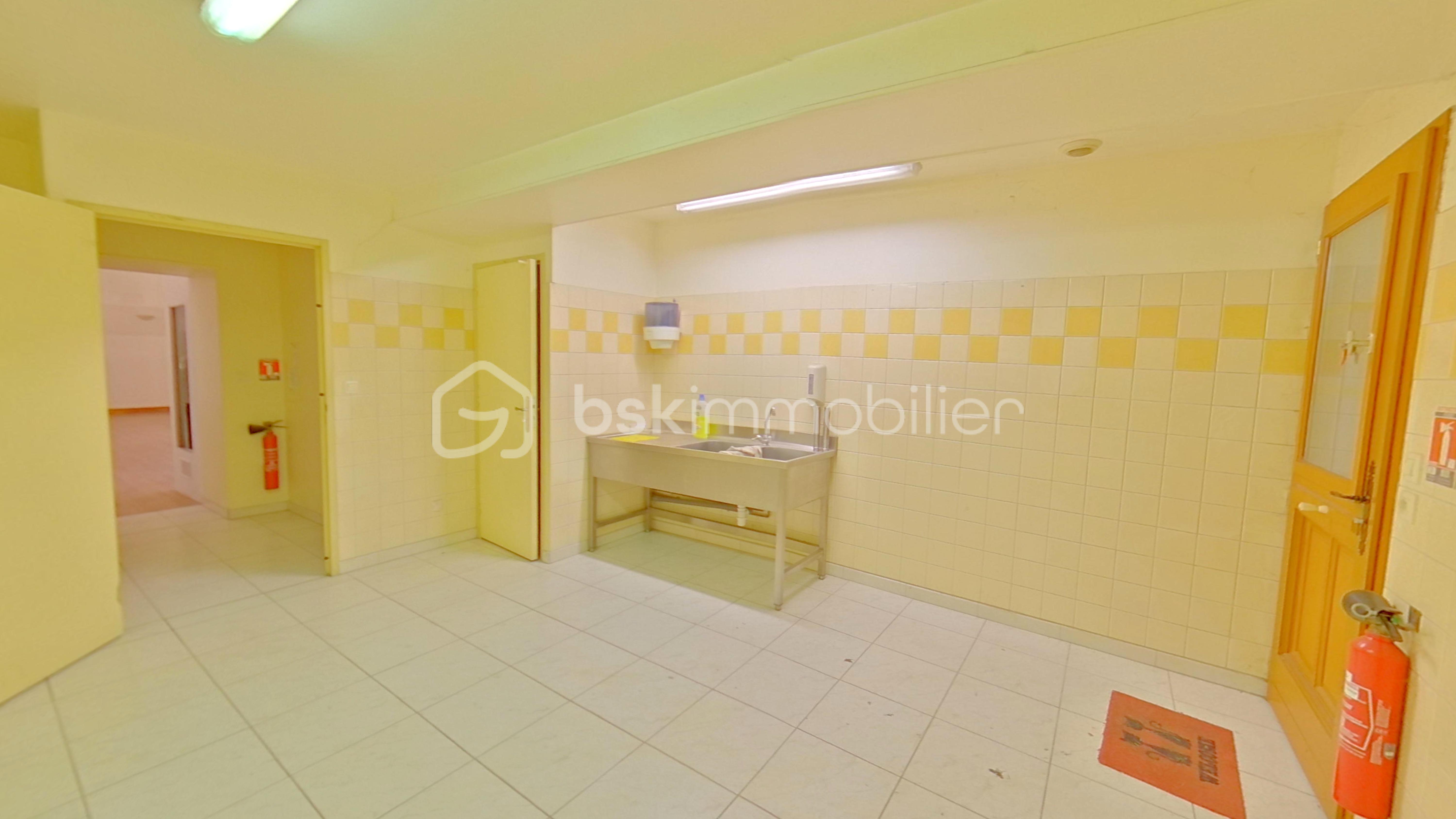 Immeuble mixte de 220 m² - screenshot_1352_1753426732.jpg