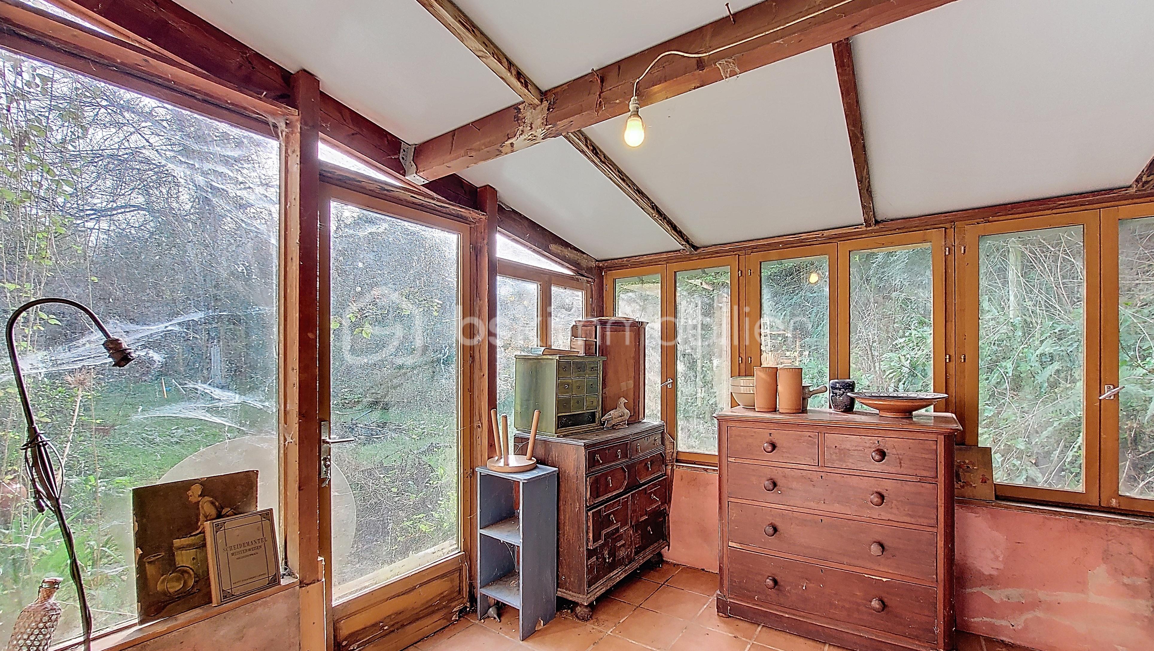 theutheville_00001 (1).jpg