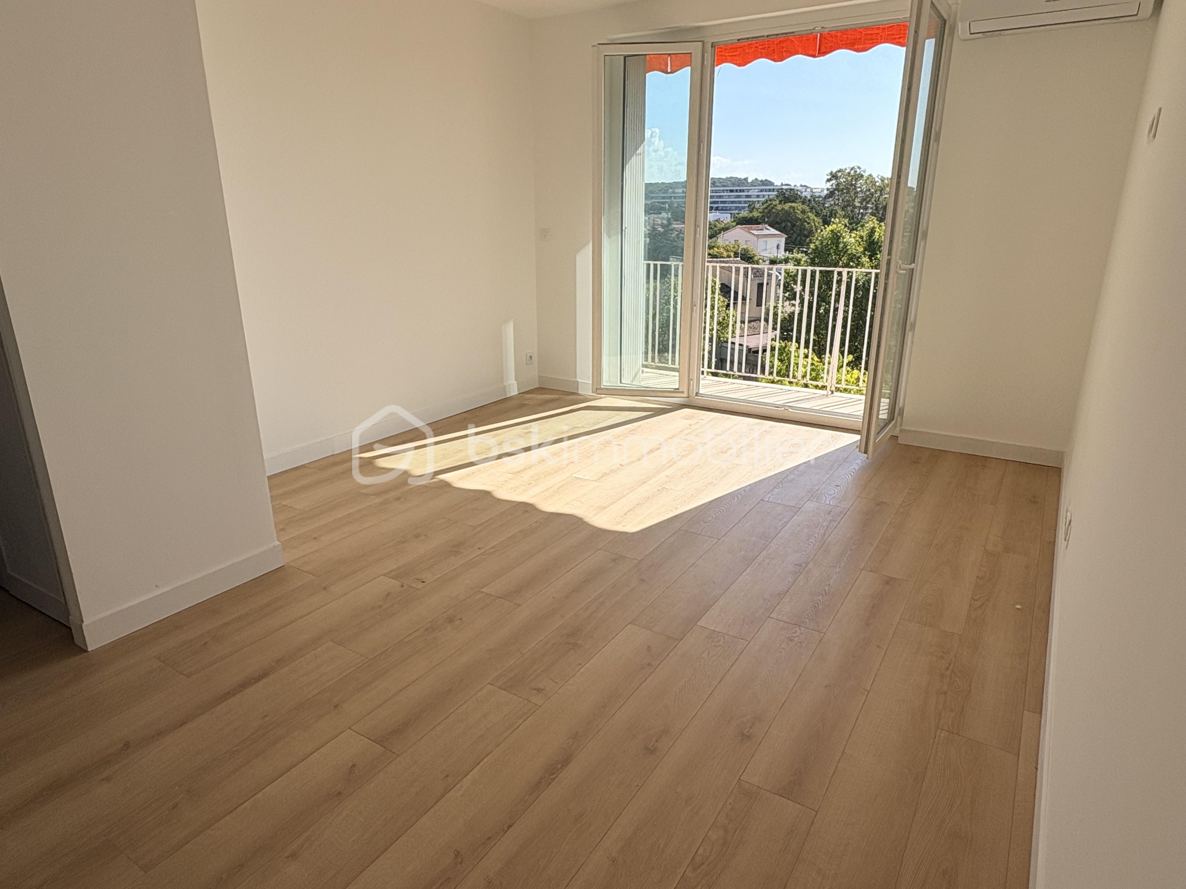 Appartement 4 pièces 74 m² · à Toulon · 74 m² · 210 000 €