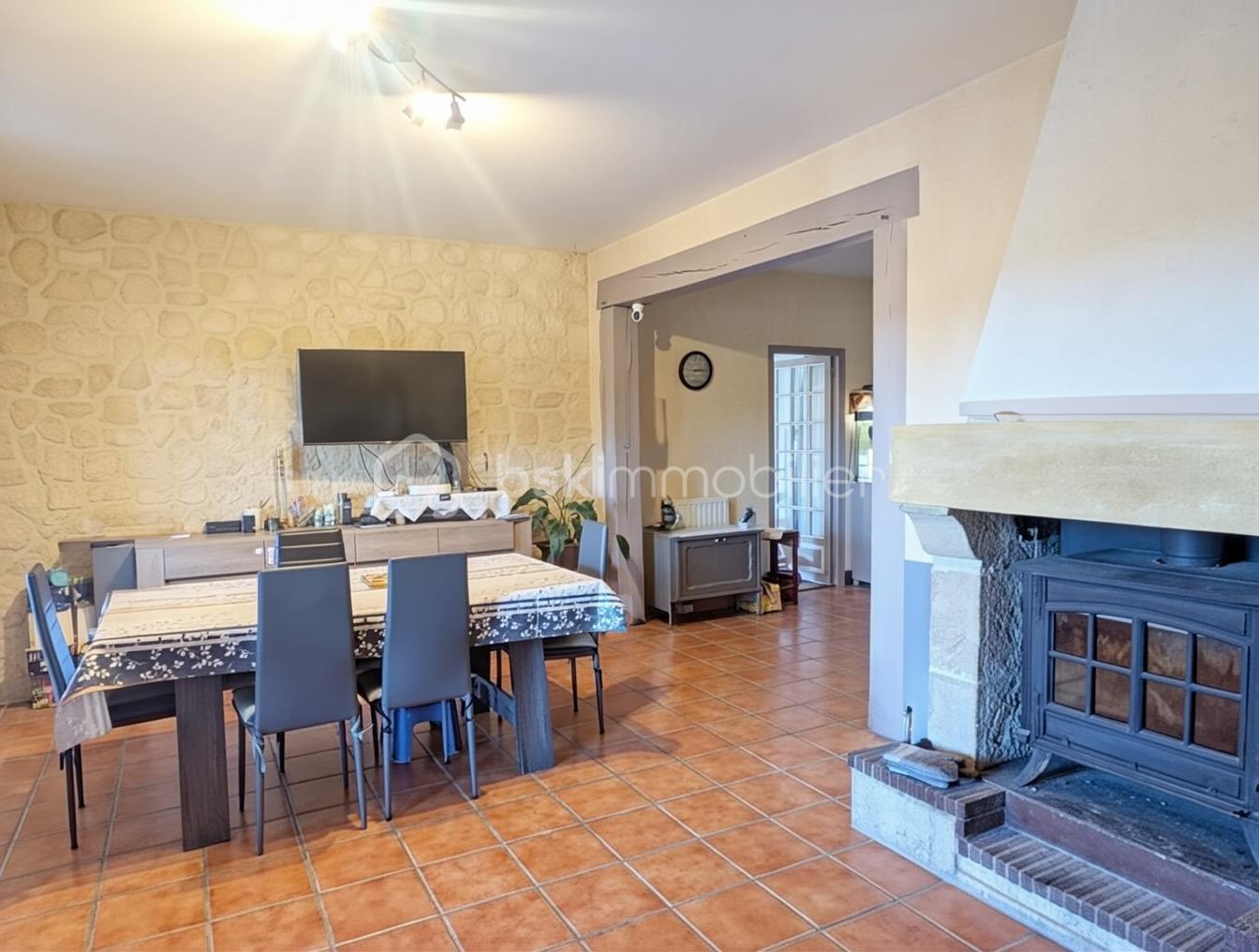 Maison de 167 m² - 3 cheminée.jpg