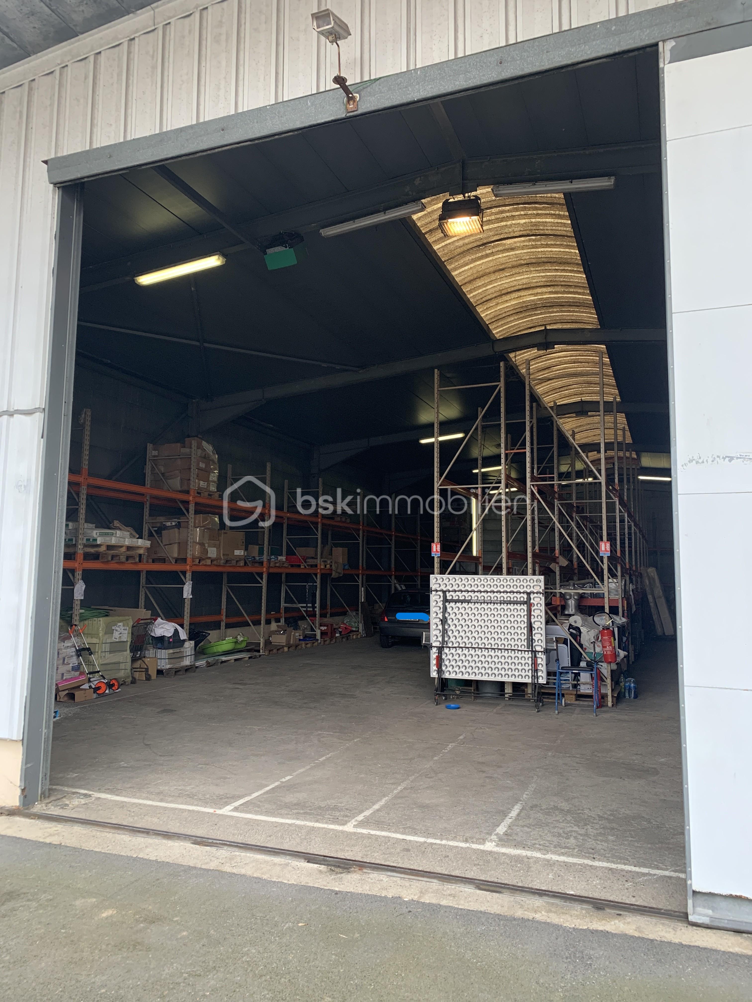 Local commercial de 500 m² - hangar modif2.jpeg