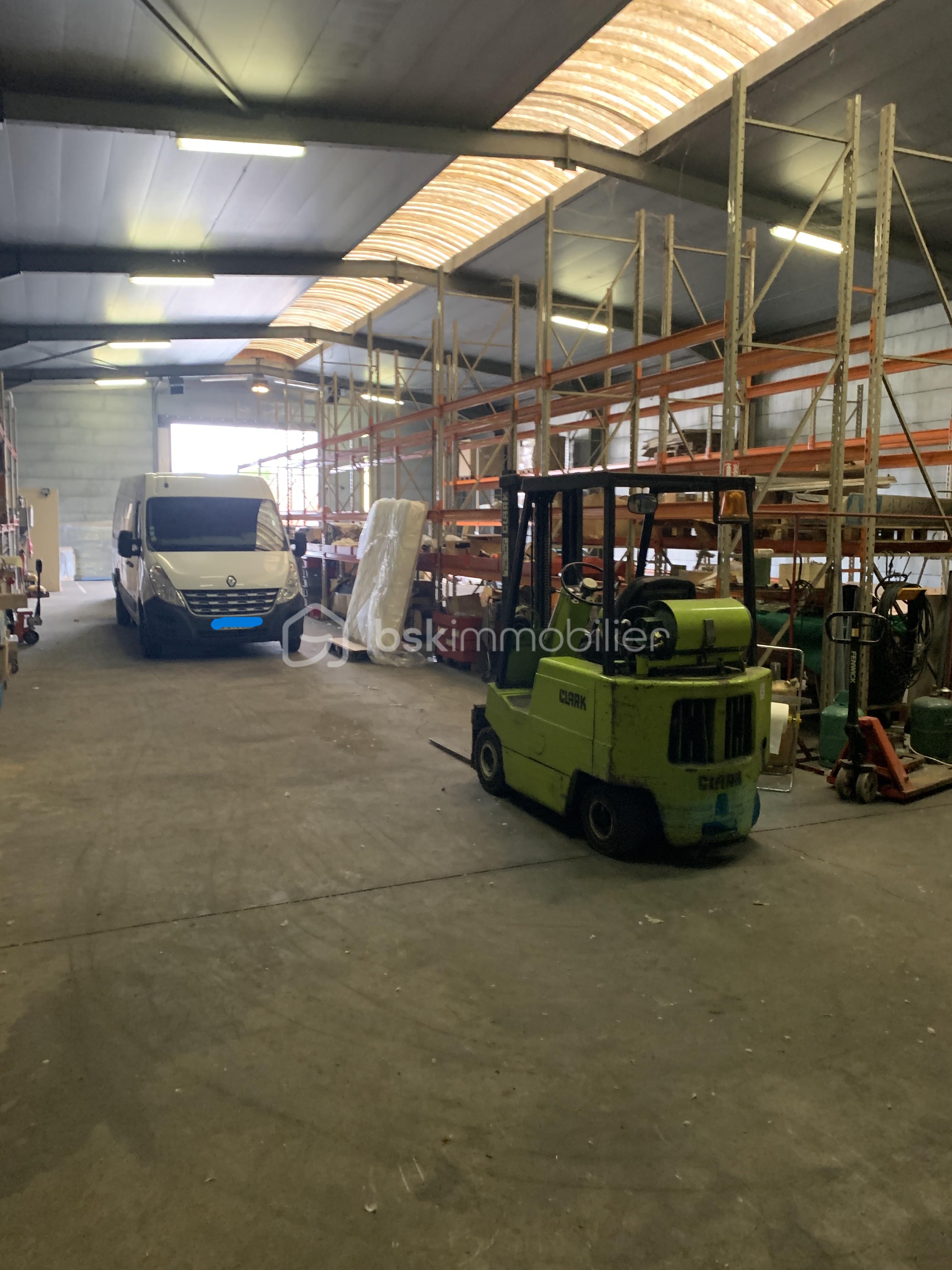 Local commercial de 500 m² - hangar modif5.jpeg