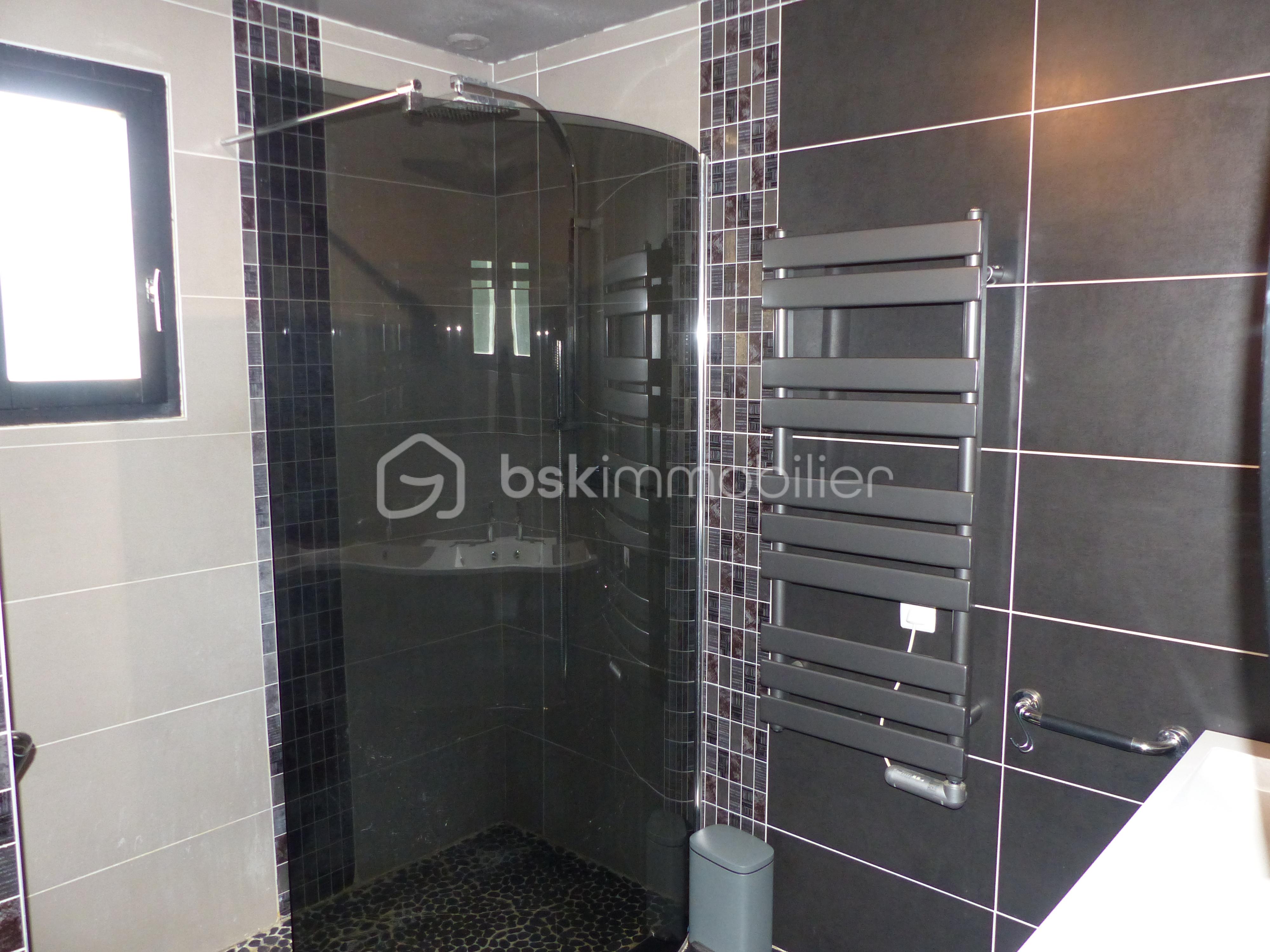 Propriete de 131 m² - Douche.JPG