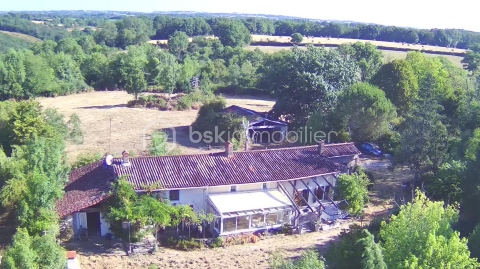 Maison longere de 167 m² - 01.png