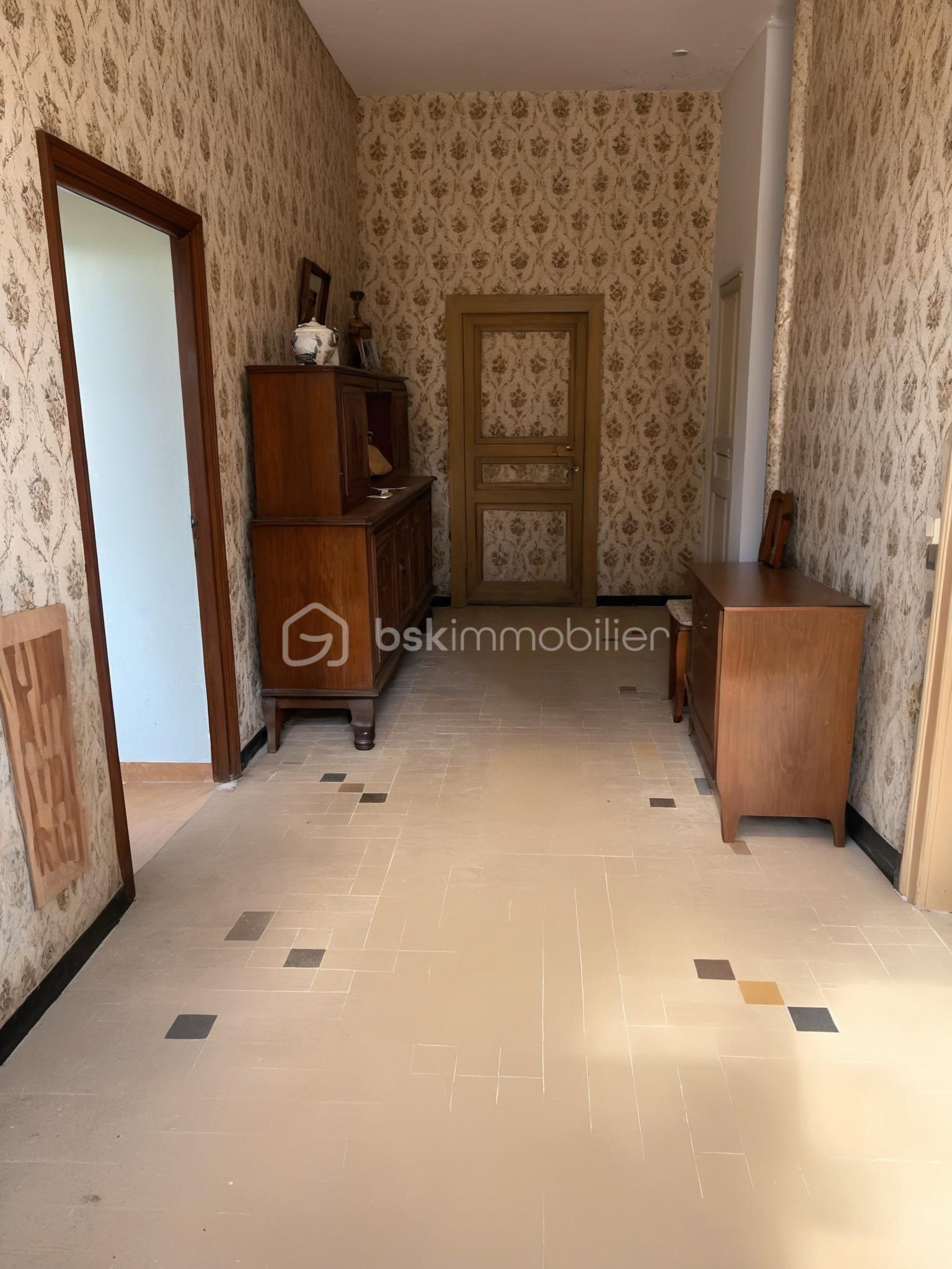 Maison de 207 m² - couloir bas.jpg