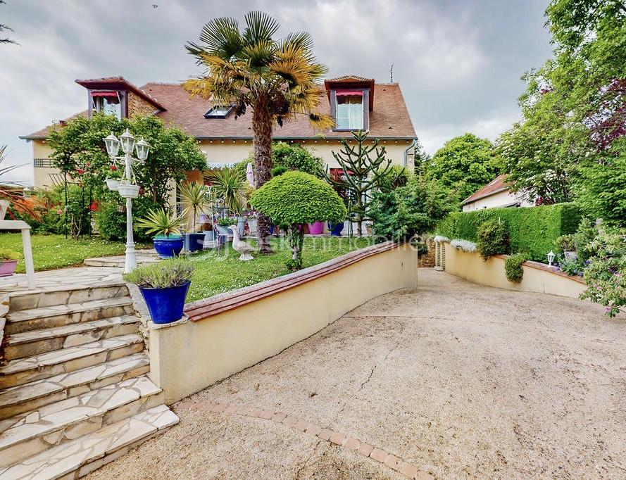 Maison d architecte de 231 m²