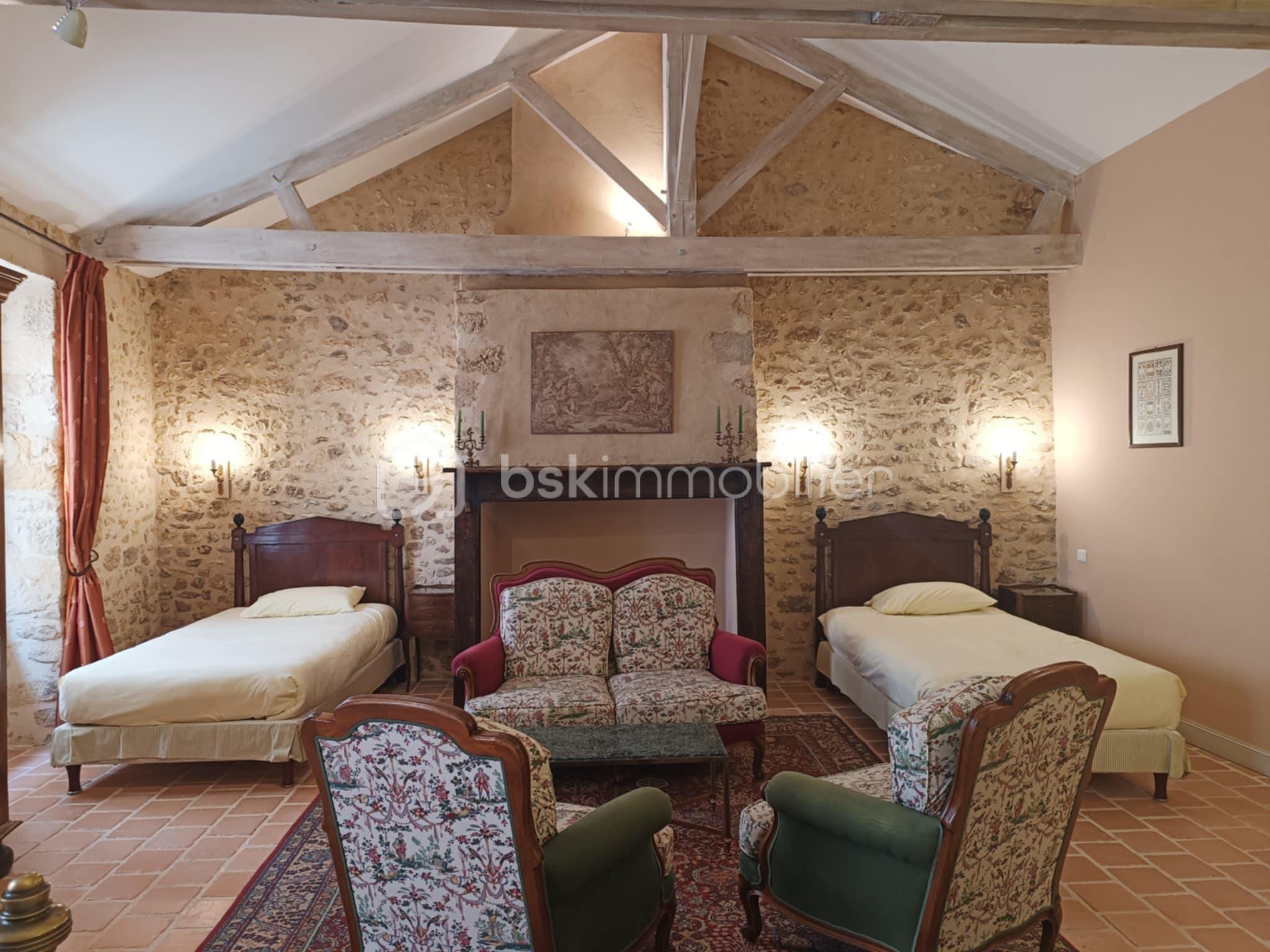Local commercial de 779 m² - 0ff4687f-b427-48a4-910b-4038290eb760.jpg