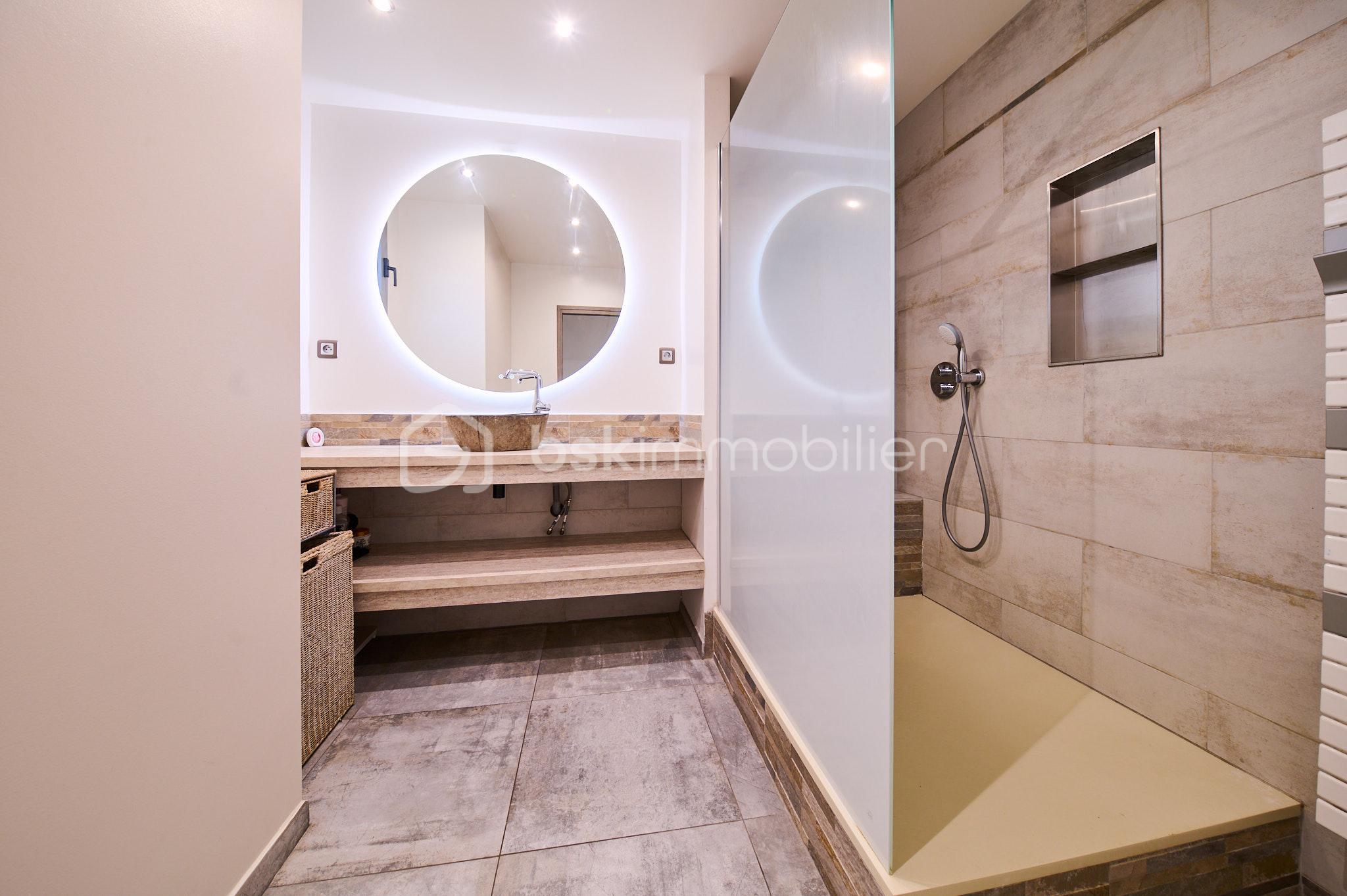 Appartement de 86 m² - salle d'eau bas villa.jpg