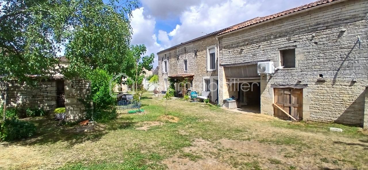 Maison 6 pièces 175 m² · à Fouqueure · 175 m² · 314 000 €