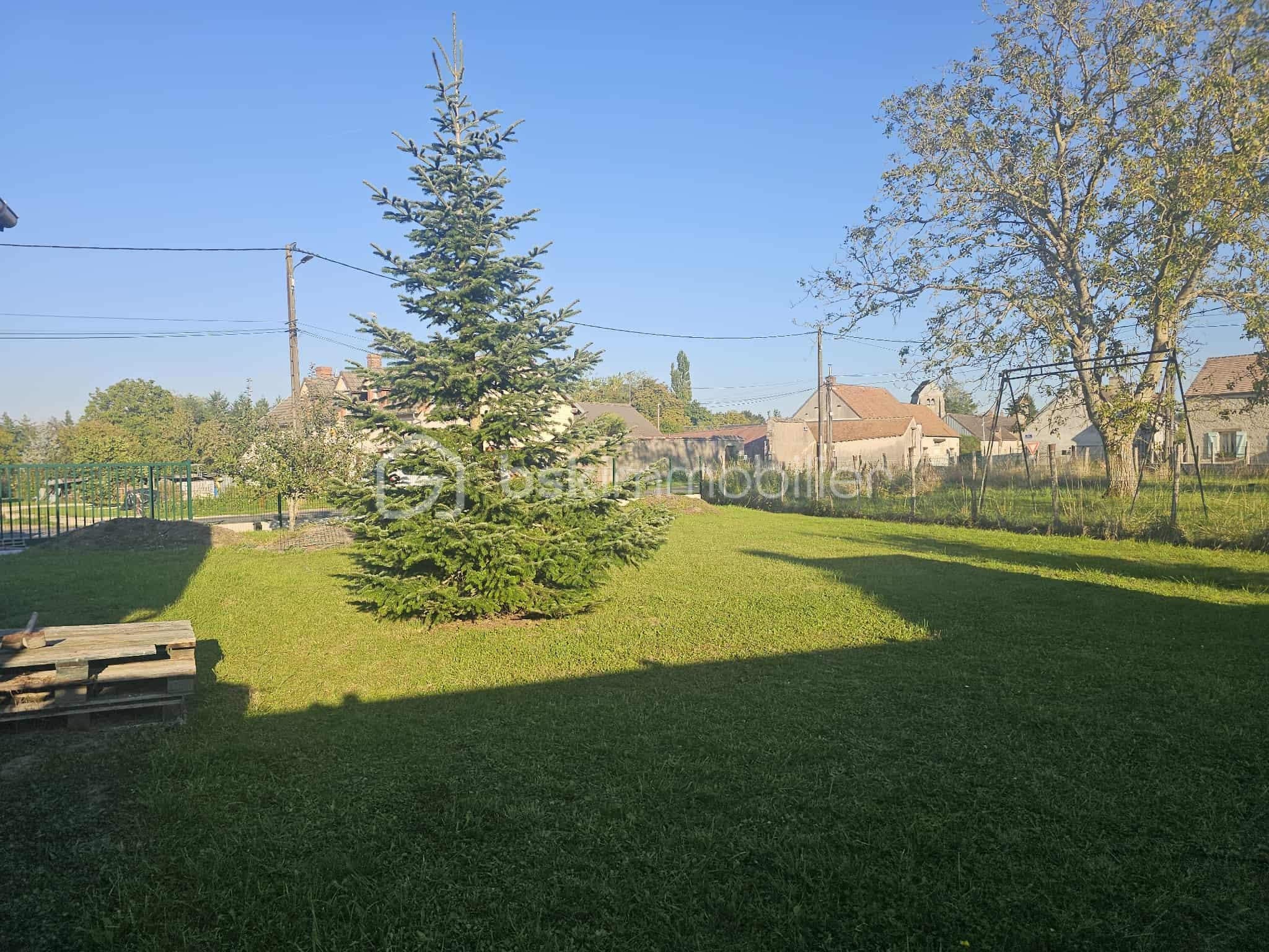 Terrain de 472 m² - fbe8111b-7dd7-4737-ace6-c2cc121aea8e.jpg