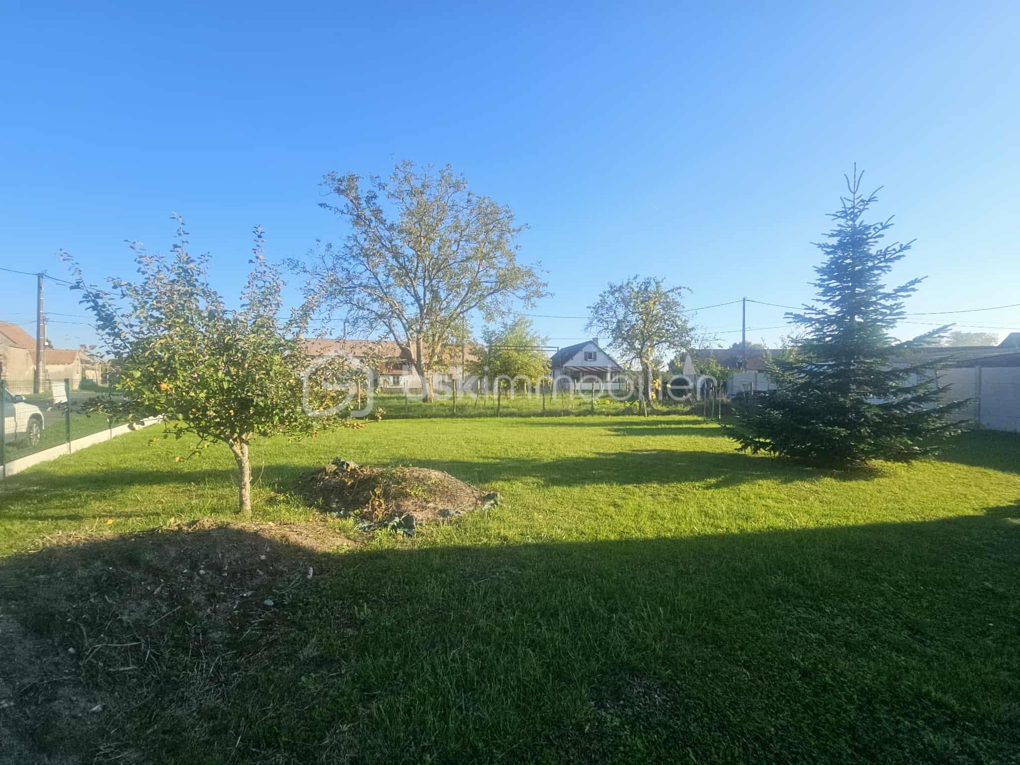 Terrain de 472 m² - b0334350-53e5-4c31-b343-b3baaabc7a60.jpg