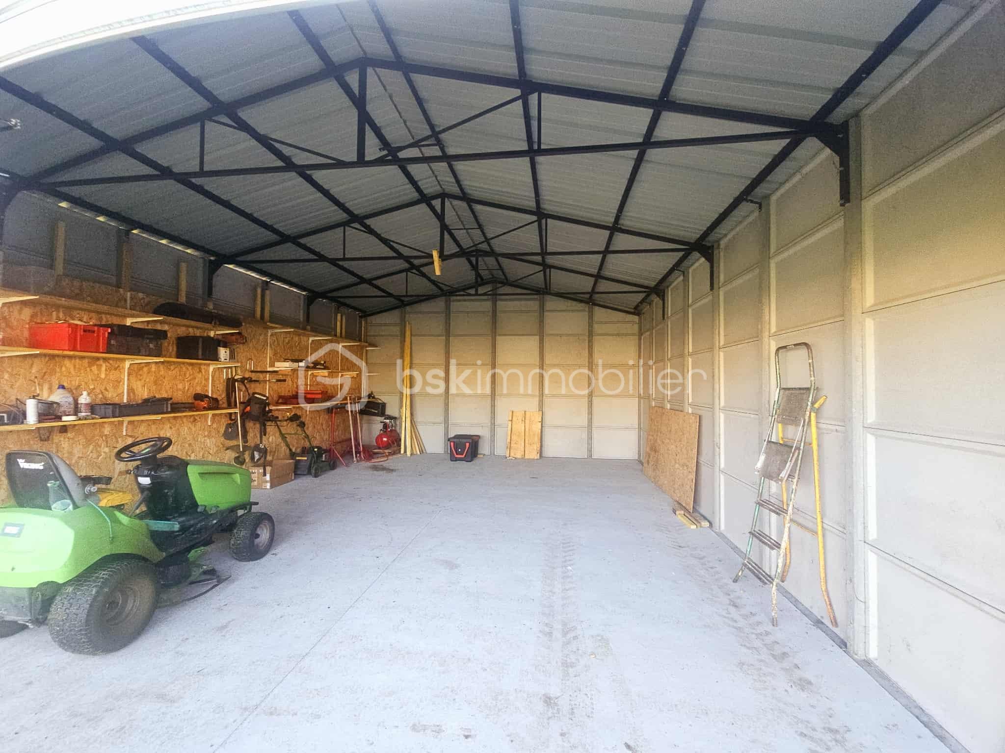 Terrain de 472 m² - b05621f5-0eaa-43ce-b58c-1b2477102781.jpg