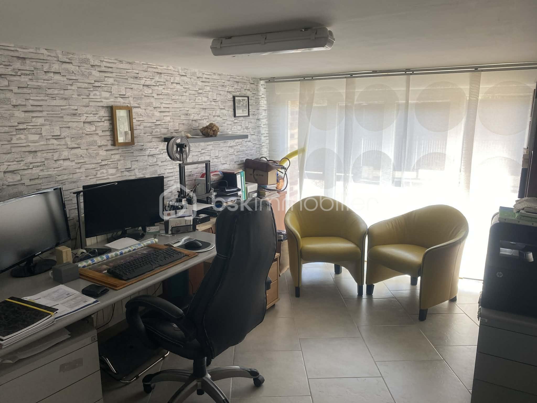 Maison de ville de 145 m² - 4bcaae5e-d9dd-46f3-bdd6-764aa7efc133.jfif