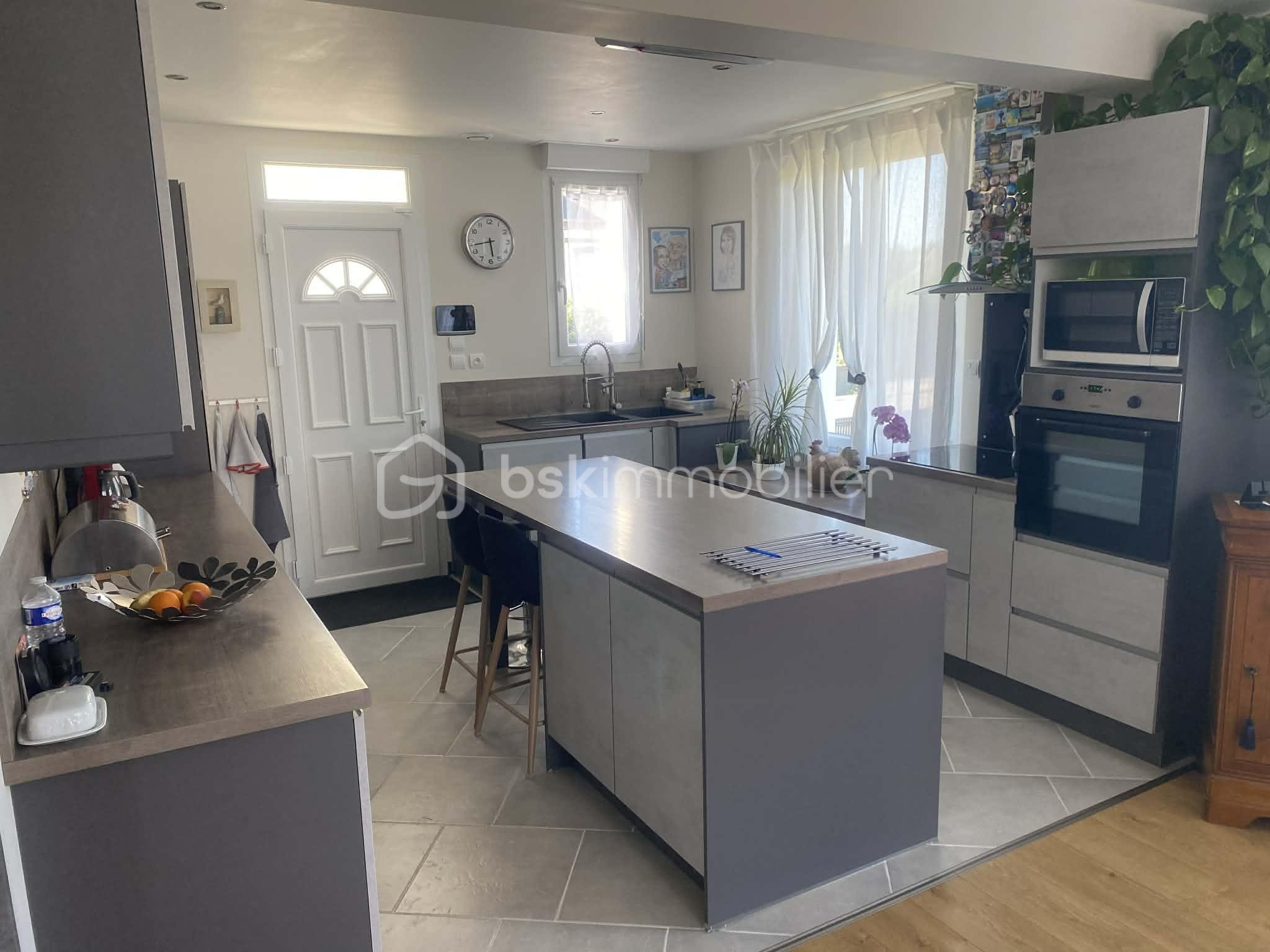 Maison de ville de 145 m² - 423a7a86-e60c-4fda-9e55-456dba32d200.jfif