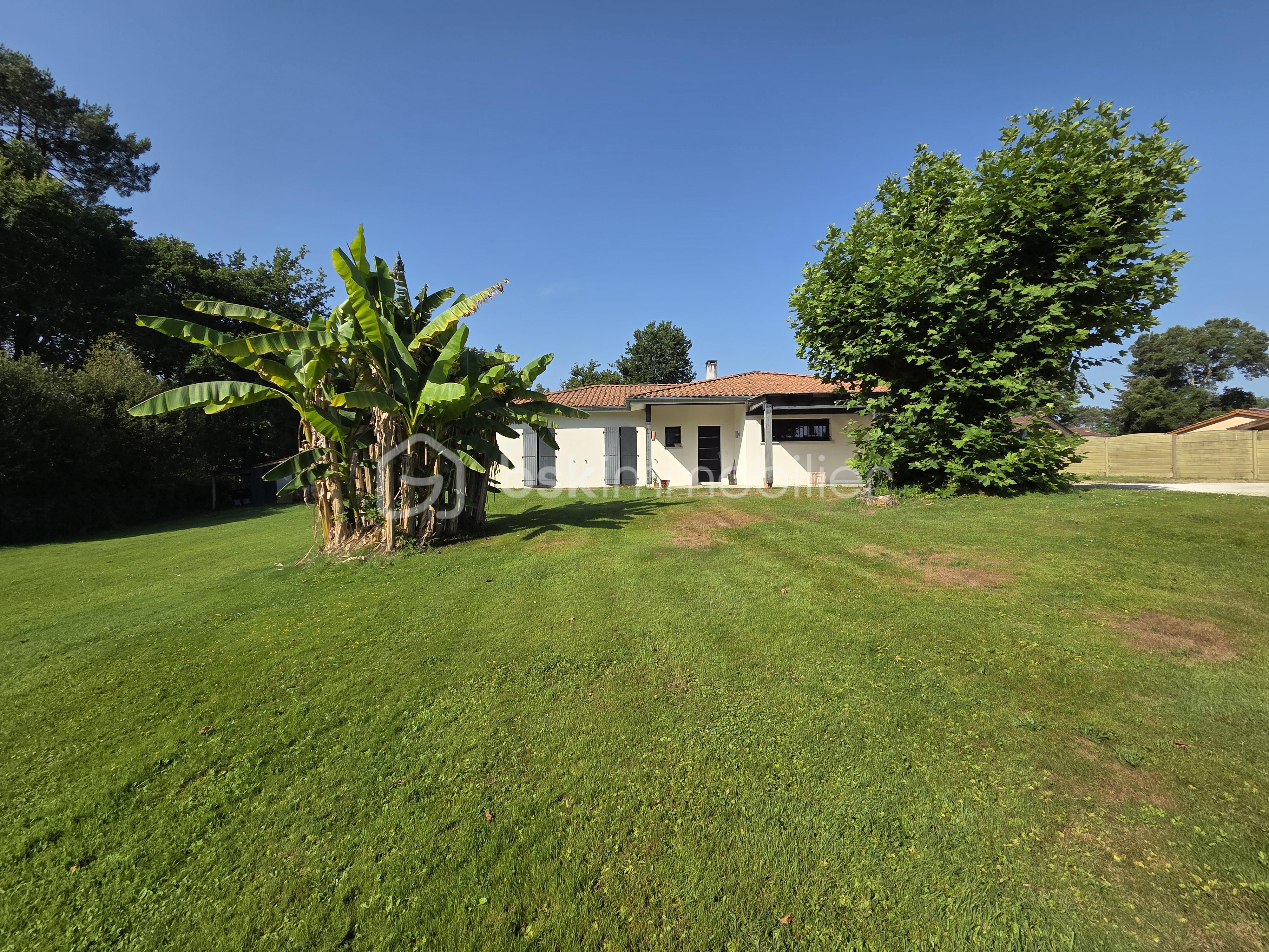 Maison 4 pièces 127 m² · à Castets · 127 m² · 50 000 €